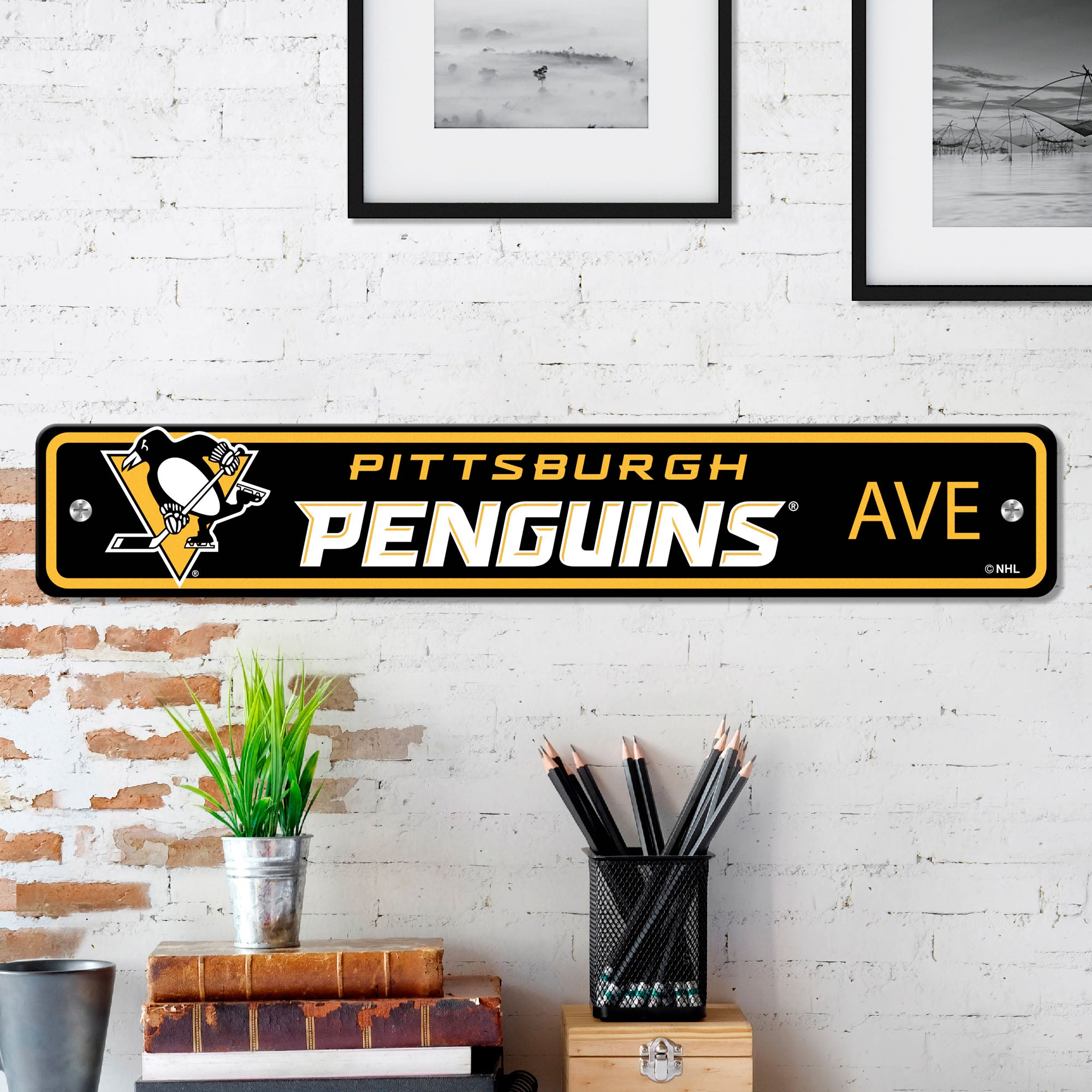 Pittsburgh Penguins Team Color Street Sign Décor 4in. X 24in. Lightweight