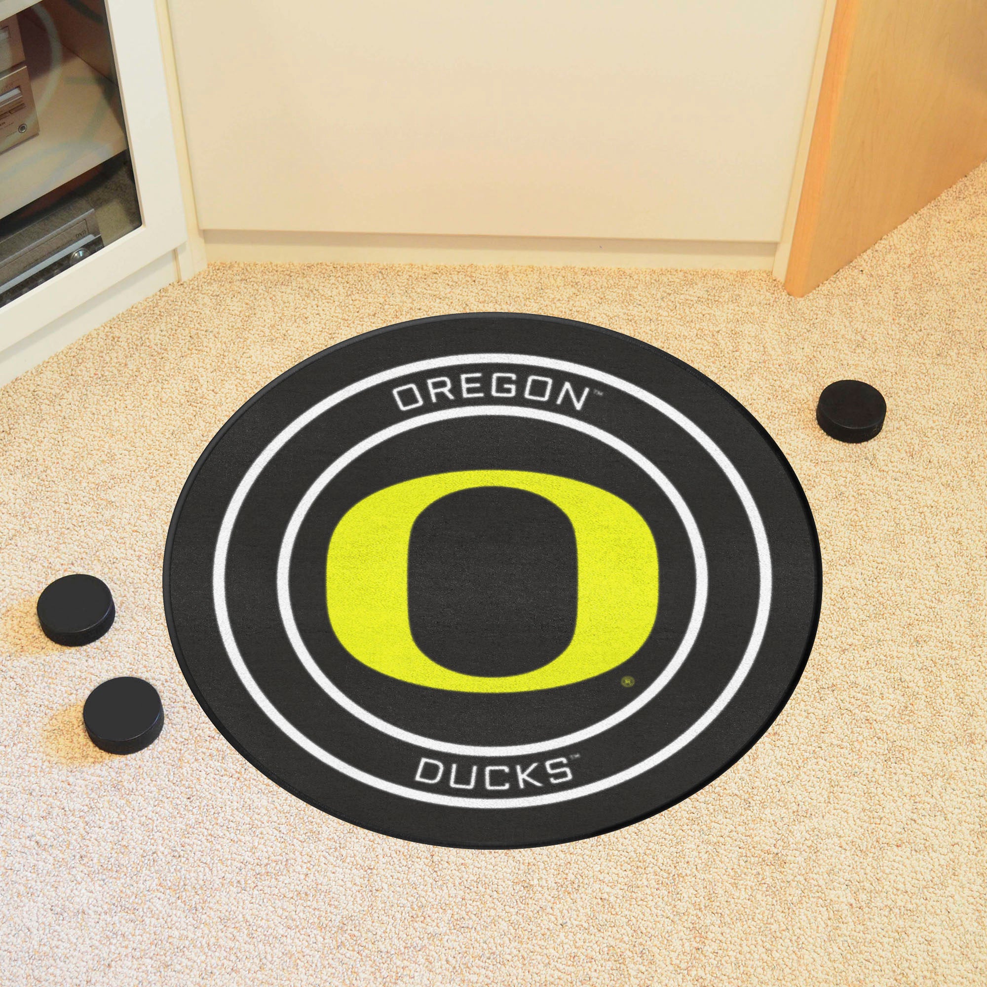 Oregon Ducks Hockey Puck Rug - 27in. Diameter