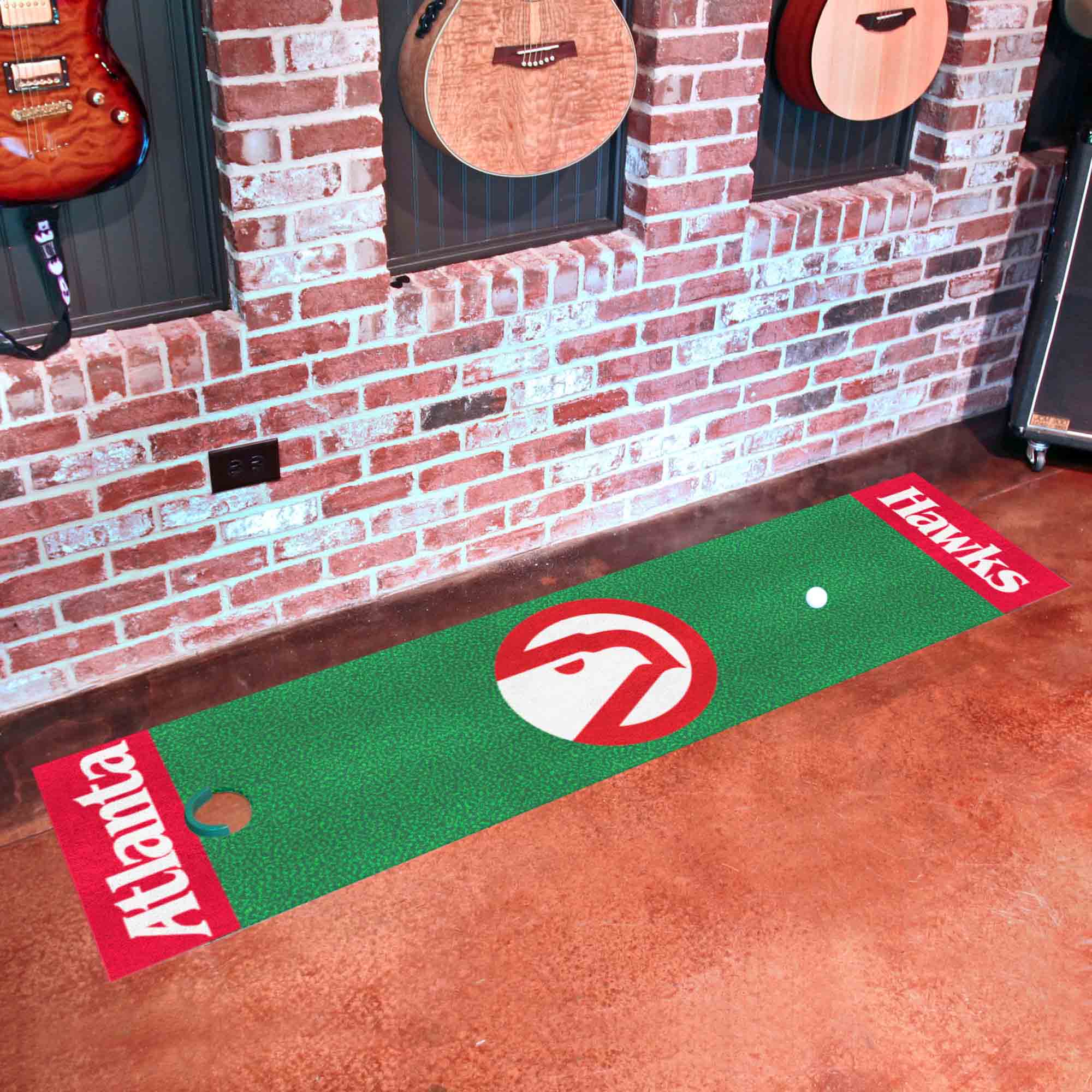 NBA Retro Atlanta Hawks Putting Green Mat - 1.5ft. x 6ft. - Atlanta Hawks