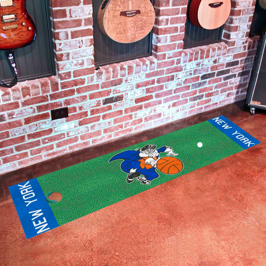 NBA Retro New York Knickerbockers Putting Green Mat - 1.5ft. x 6ft.