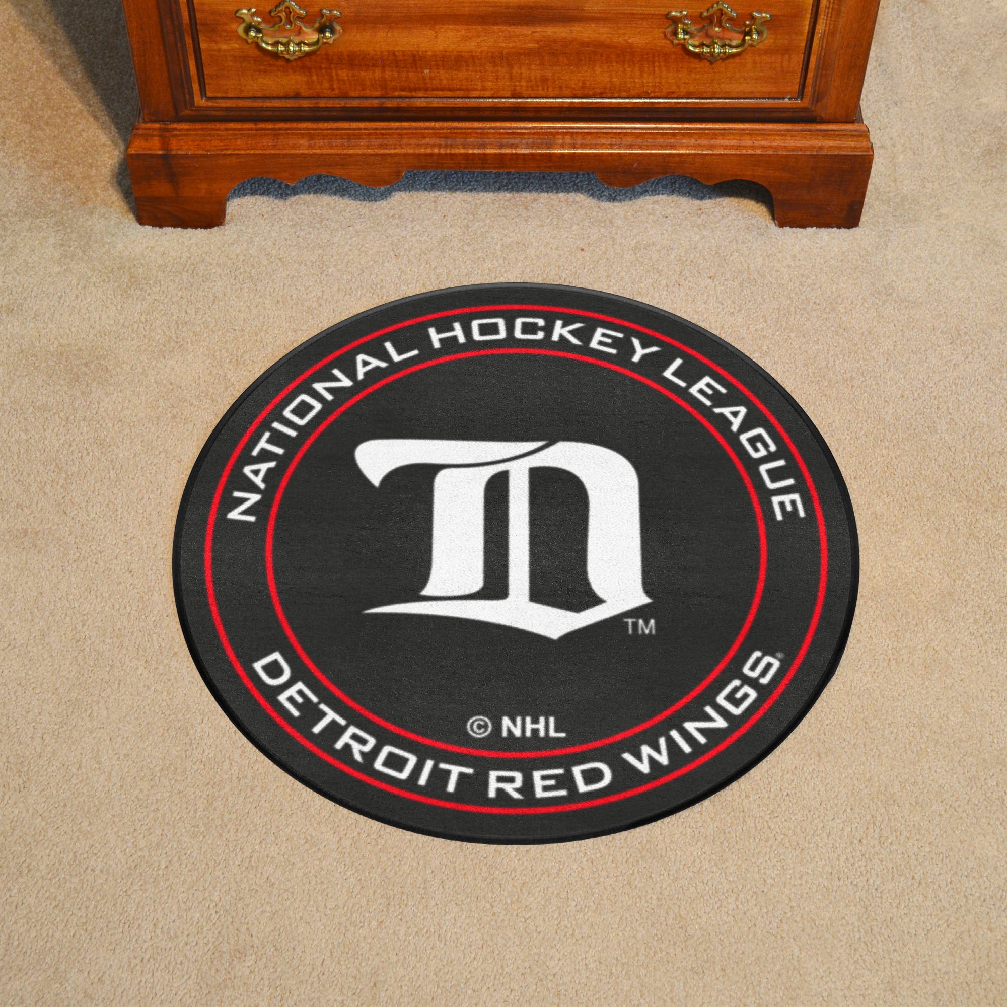 NHLRETRO Detroit Red Wings Hockey Puck Rug - 27in. Diameter