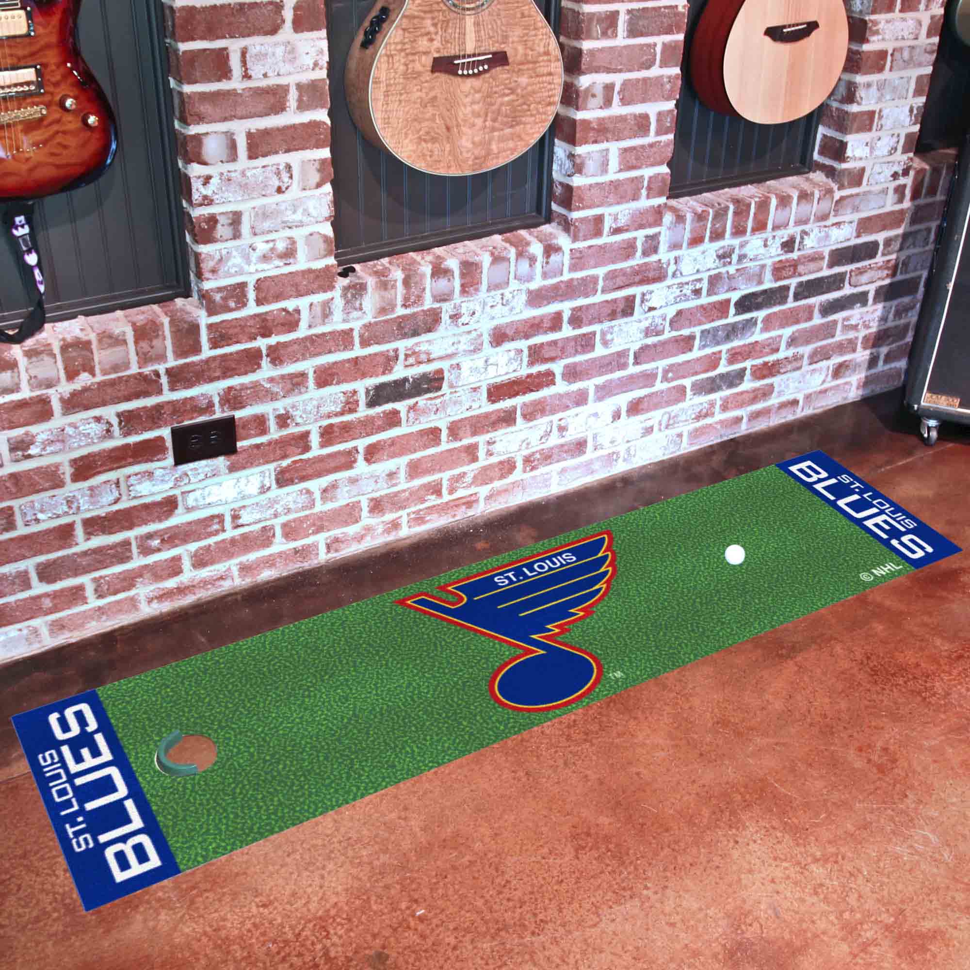 NHLRETRO St. Louis Blues Putting Green Mat - 1.5ft. x 6ft.