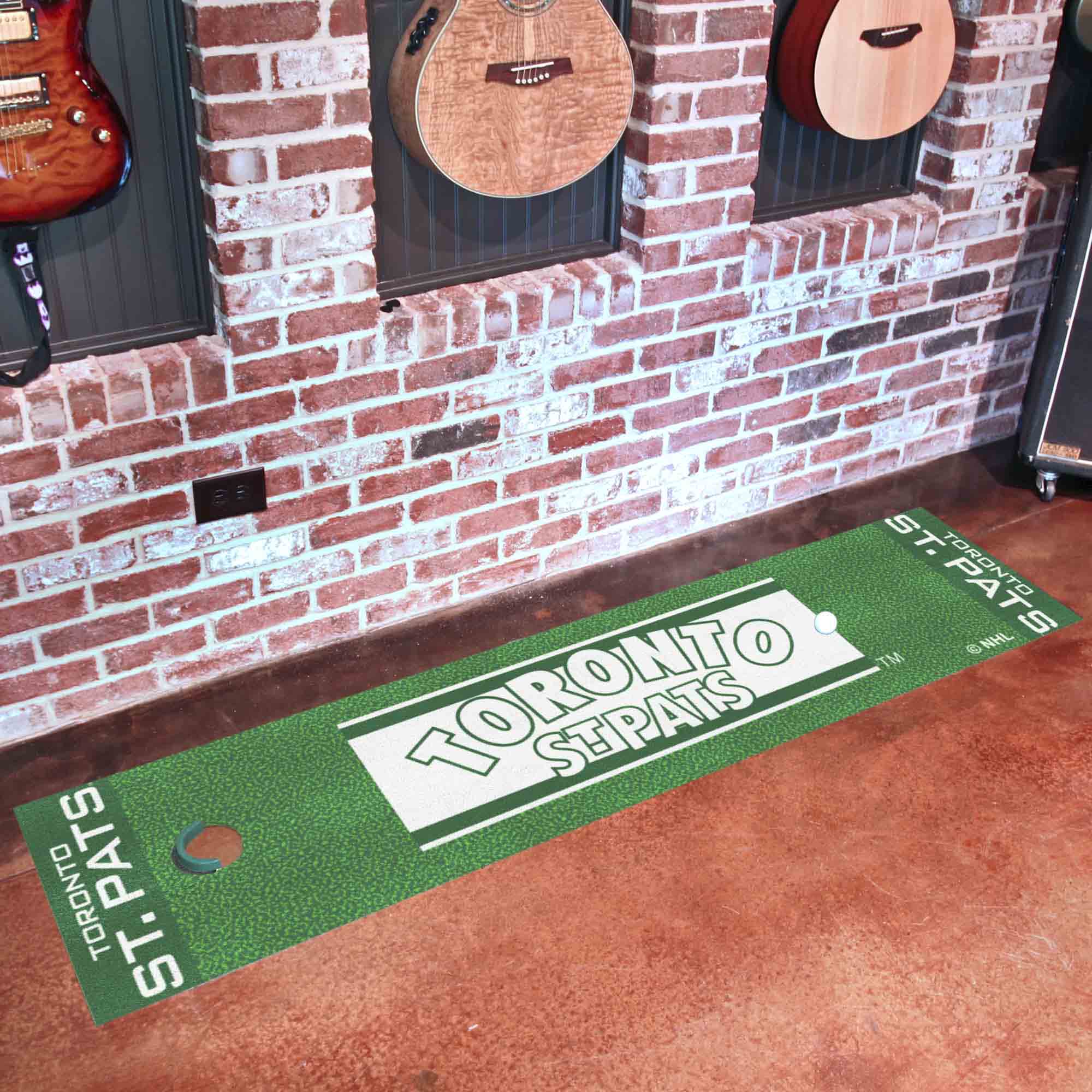 NHLRETRO Toronto St. Pats Putting Green Mat - 1.5ft. x 6ft.