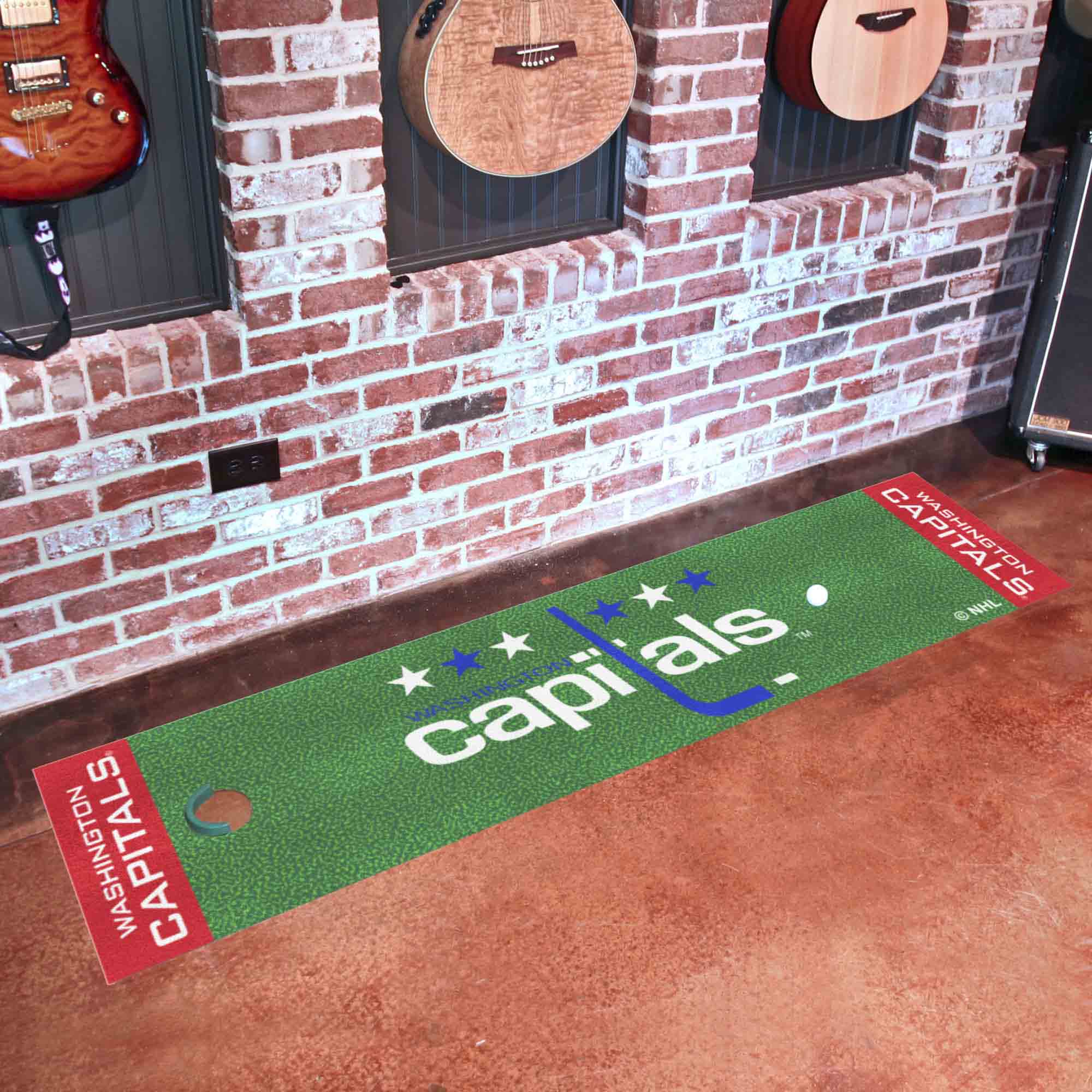 NHLRETRO Washington Capitals Putting Green Mat - 1.5ft. x 6ft.