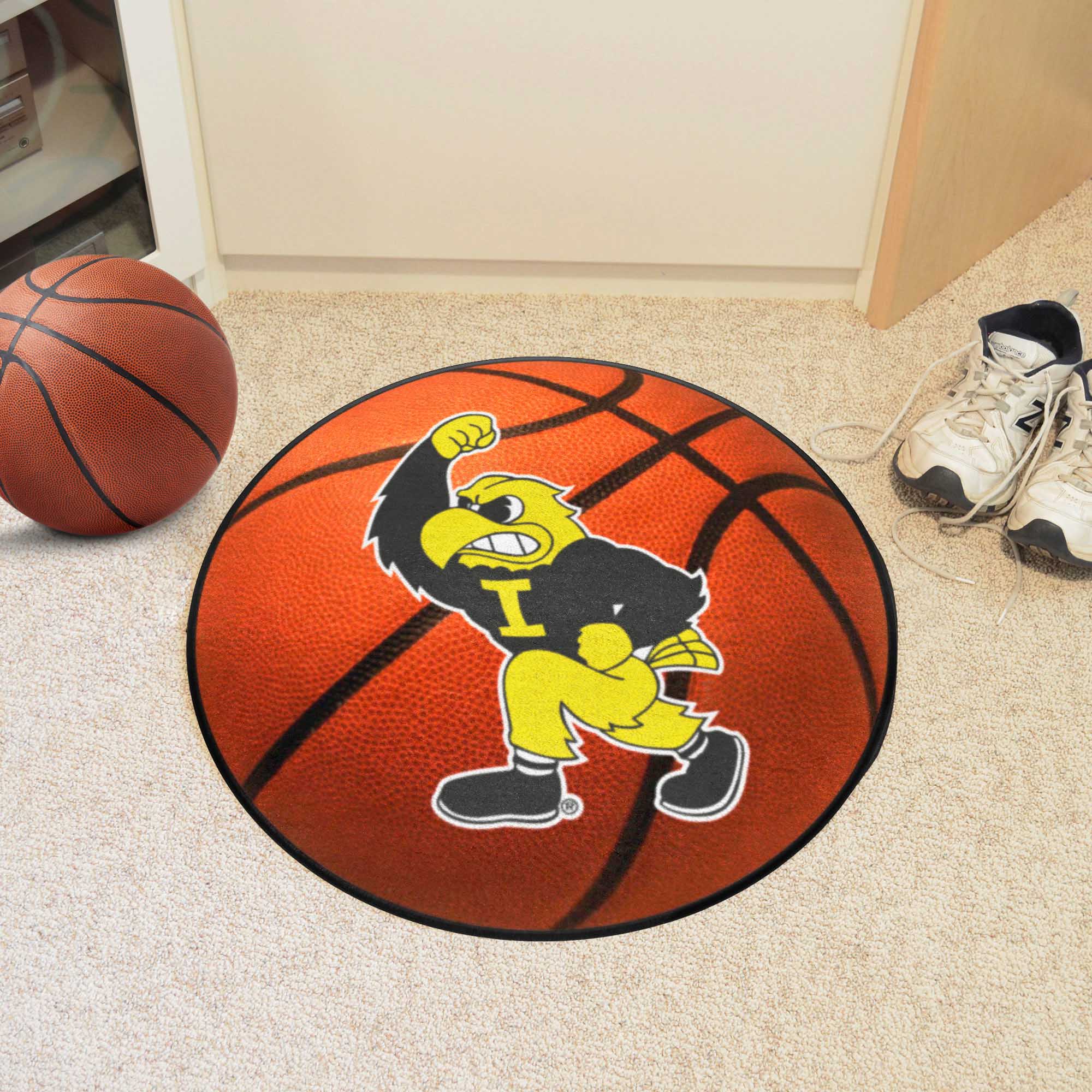 Iowa Hawkeyes Basketball Rug - 27in. Diameter