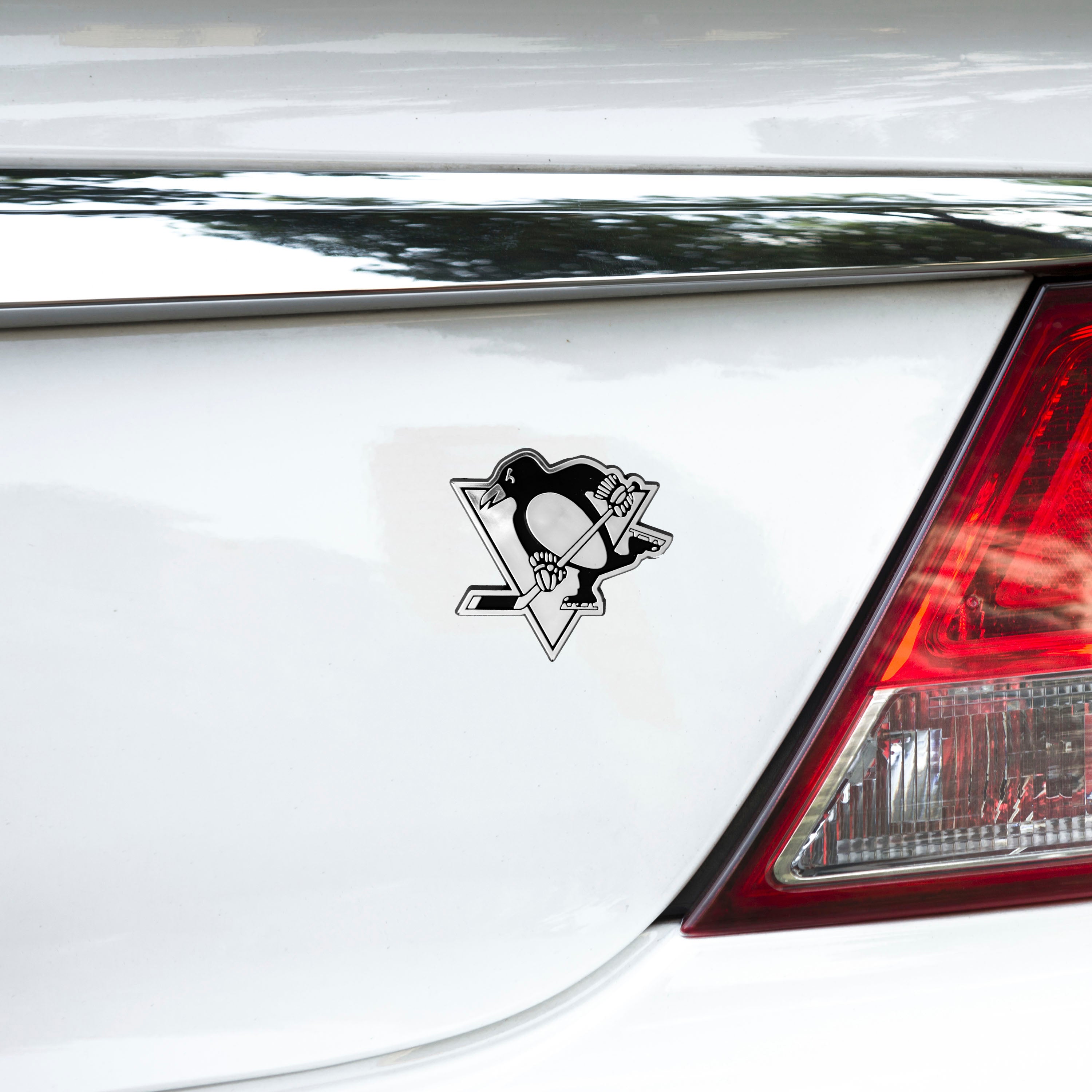 Pittsburgh Penguins Molded Chrome Plastic Emblem