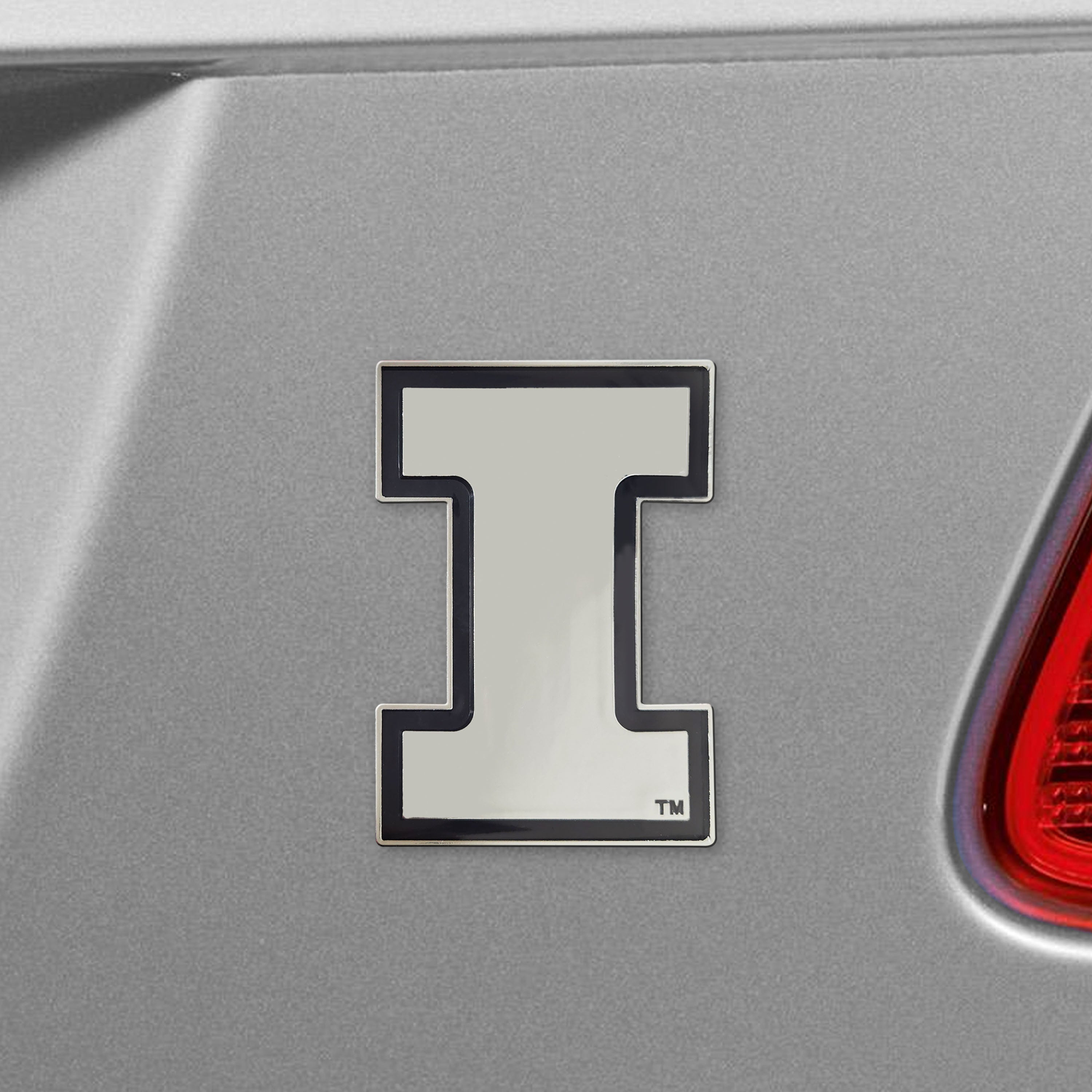 Illinois Illini Molded Chrome Plastic Emblem