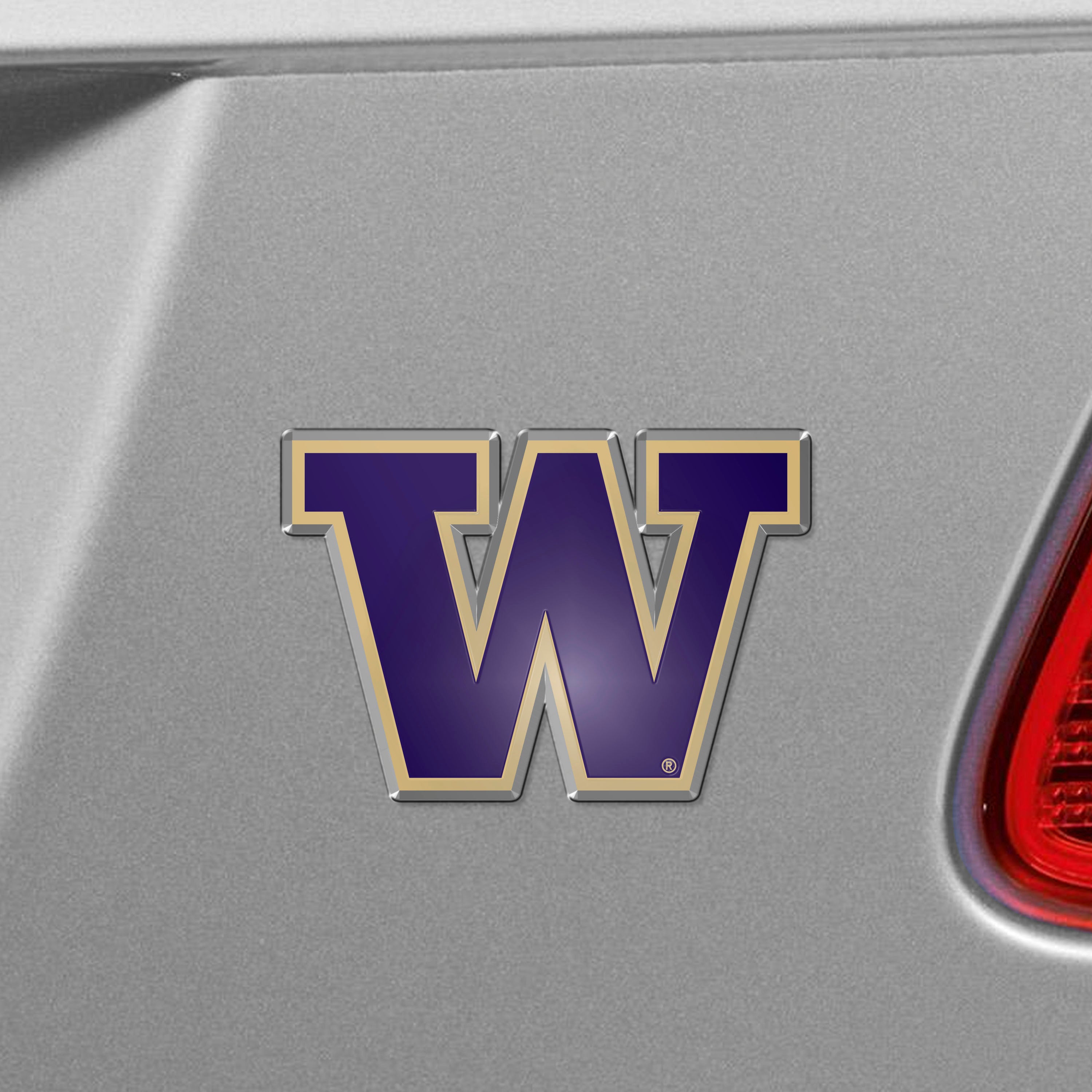 Washington Huskies Heavy Duty Aluminum Embossed Color Emblem