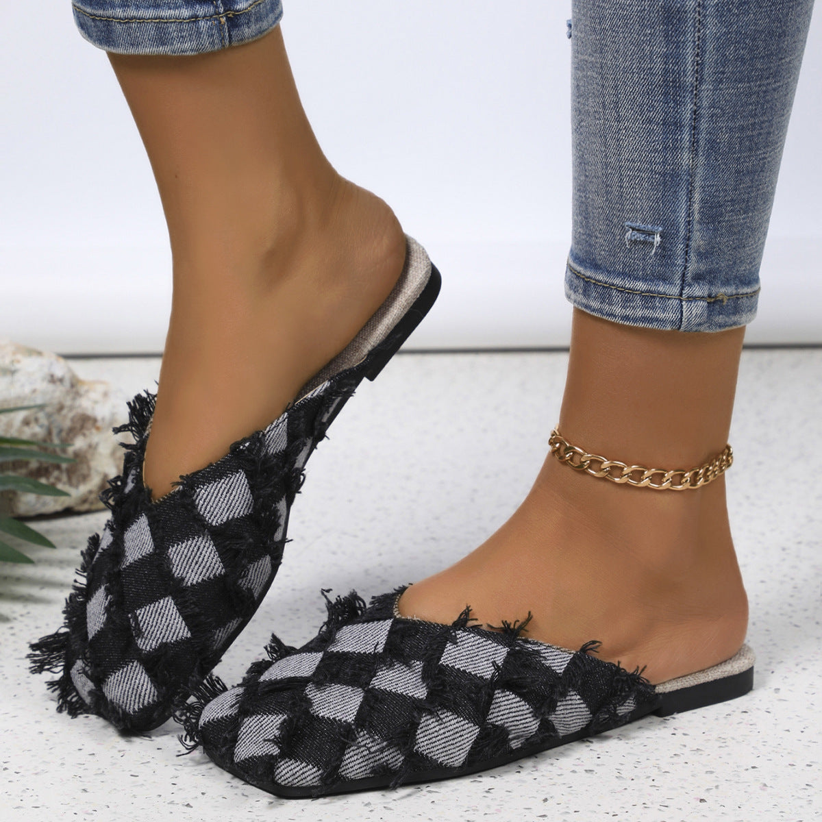 Plaid Square Toe Flat Slippers Trendsi