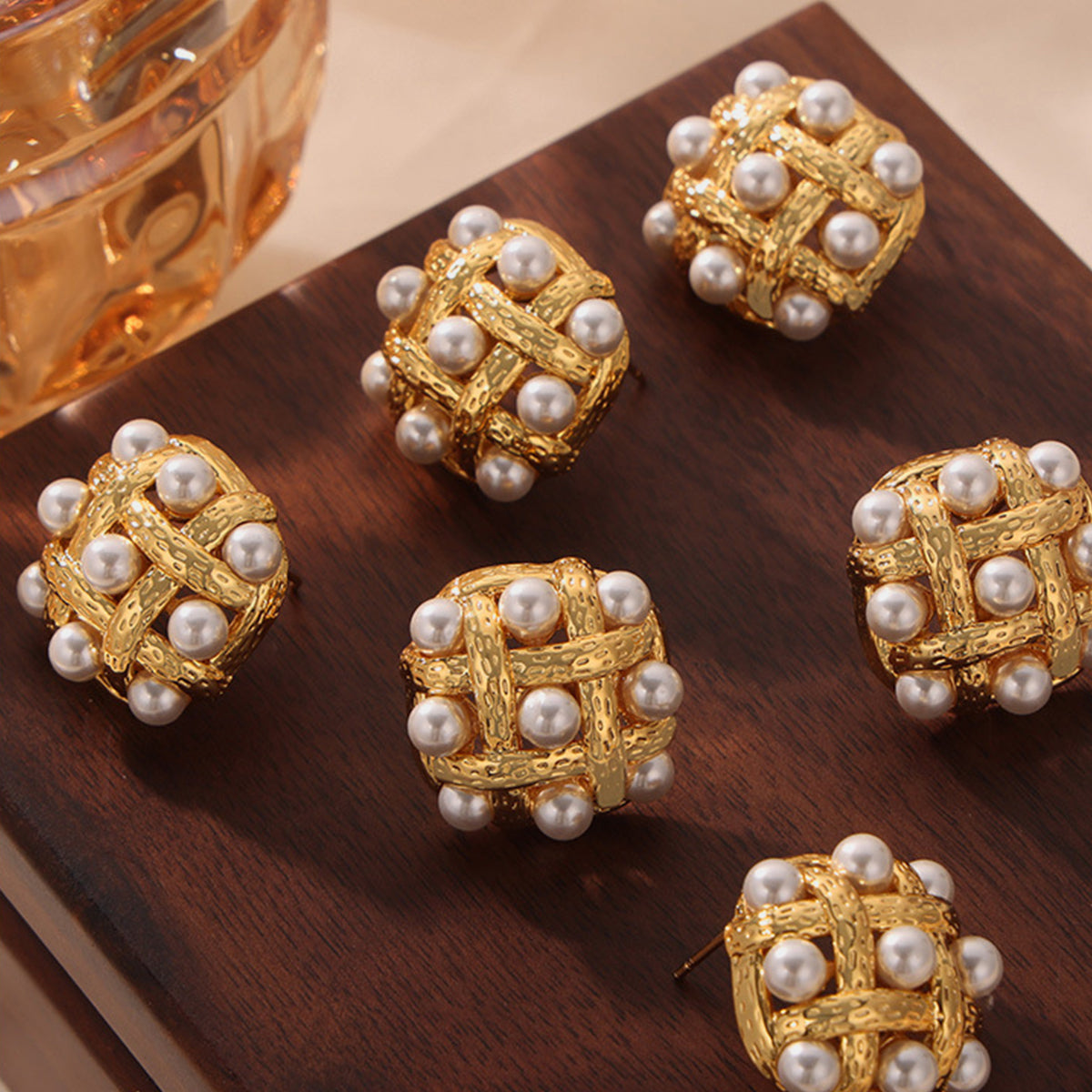 Copper Shell Pearl Stud Earrings - Trendsi