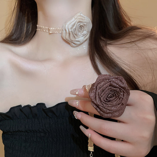 3D Rose Alloy Buckle Necklace Trendsi