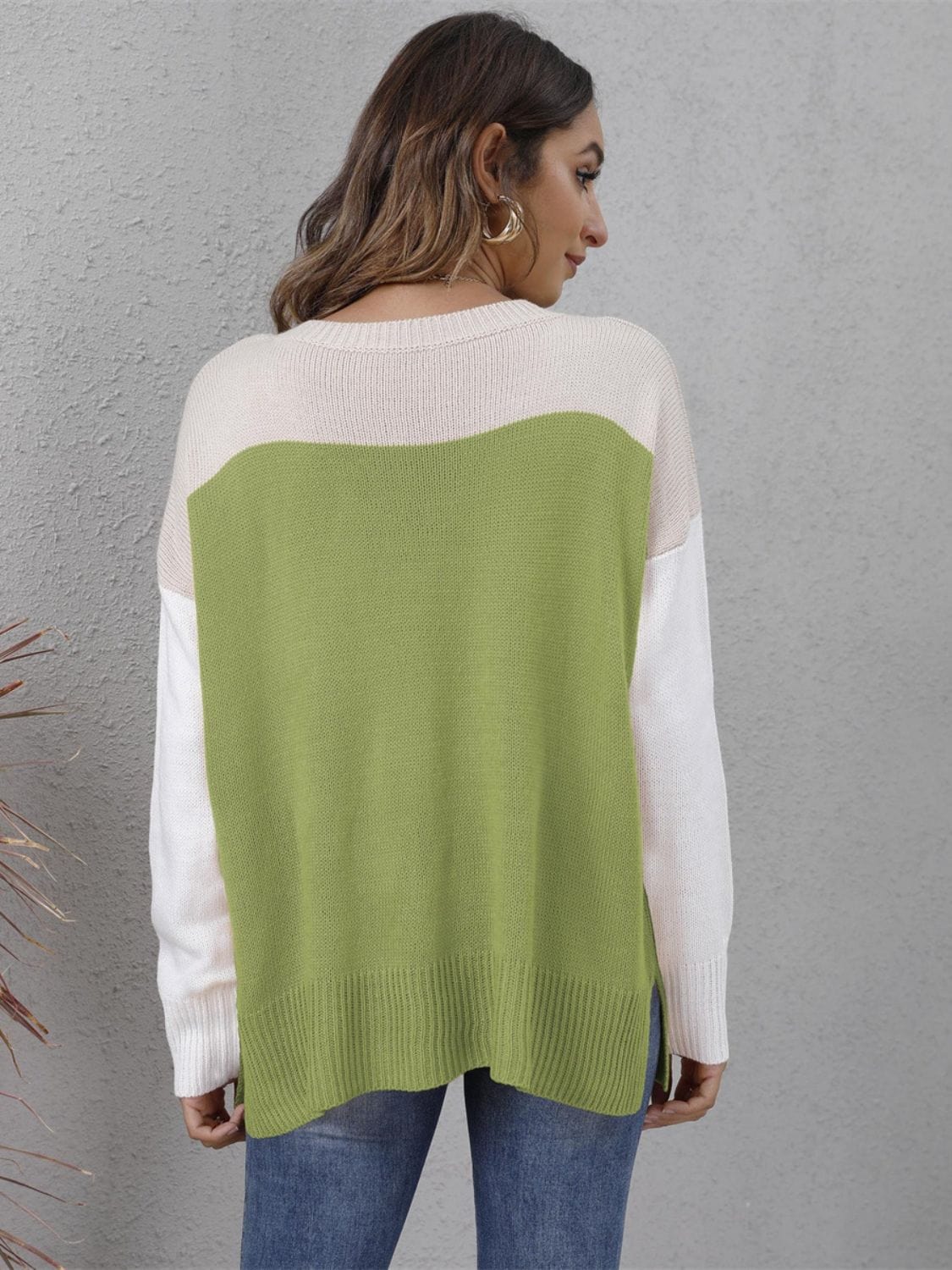 Color Block Round Neck Sweater - Trendsi