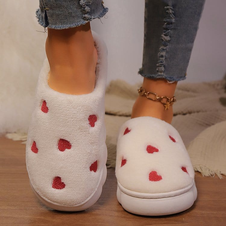 Heart Round Toe Flat Slippers - Trendsi