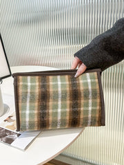 Contrast Plaid Clutch with Zipper