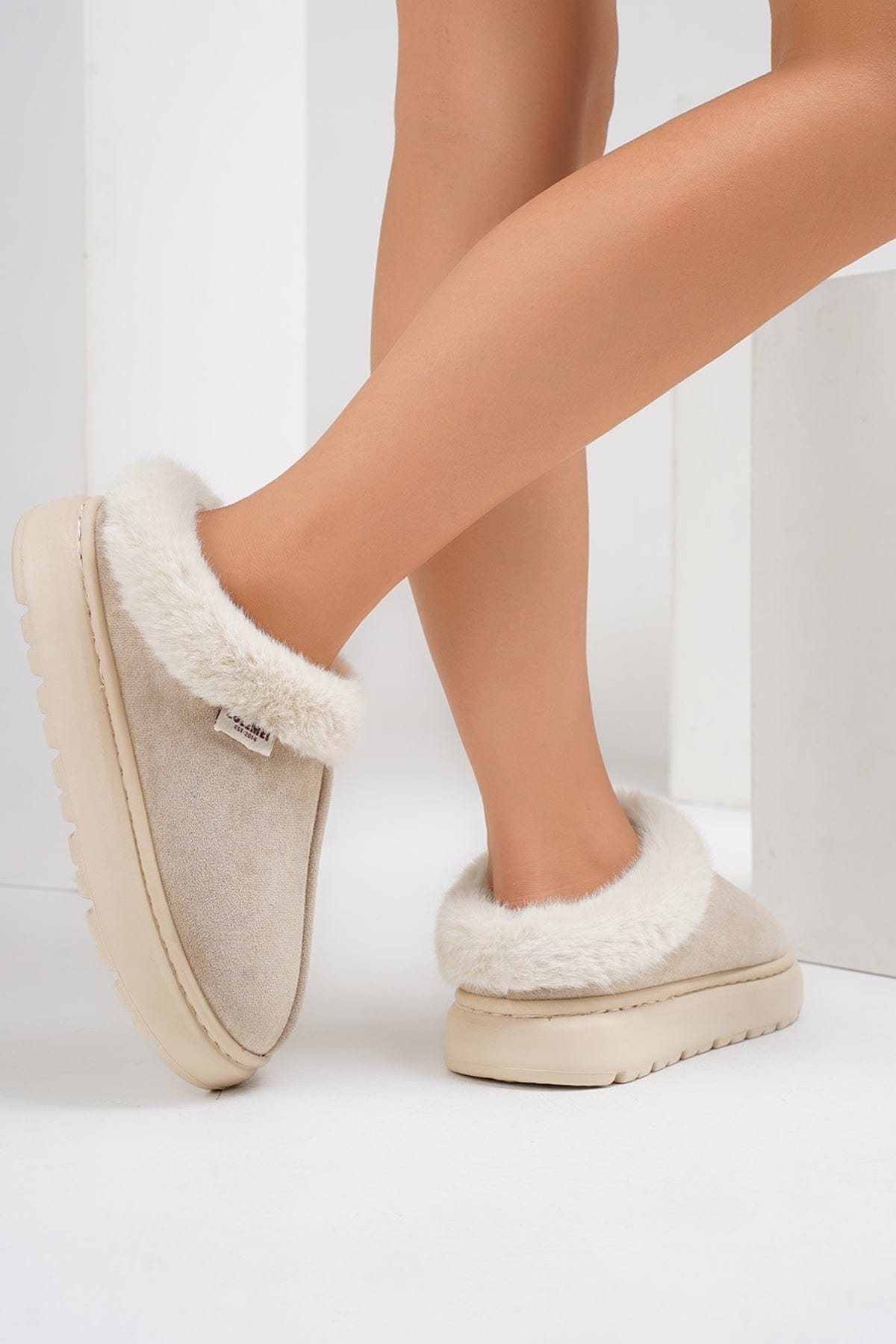 Furry Round Toe Platform Slippers - Trendsi