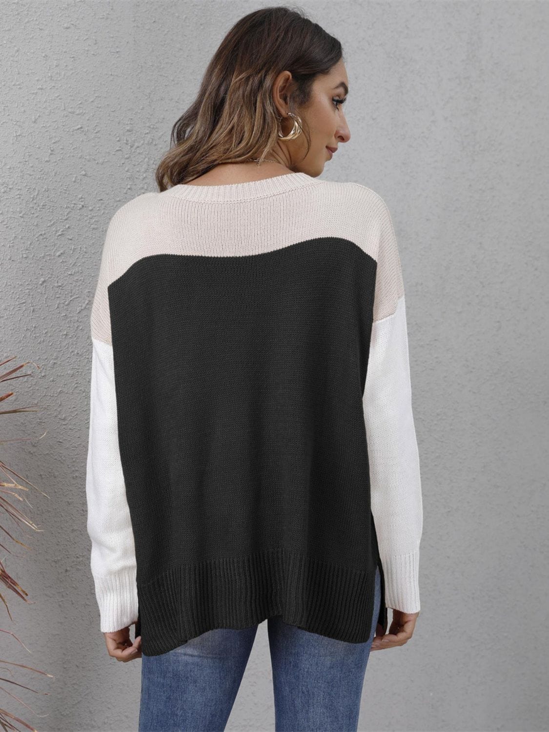 Color Block Round Neck Sweater - Trendsi