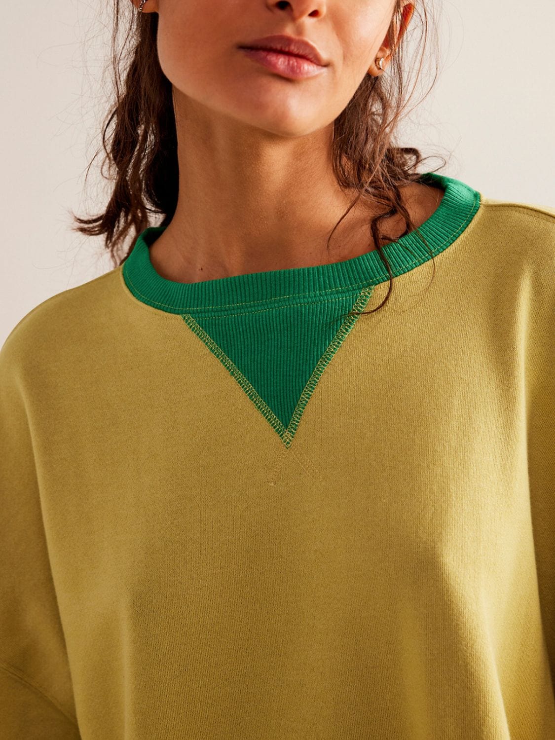 Contrast Trim Round Neck Long Sleeve Sweatshirt - Trendsi