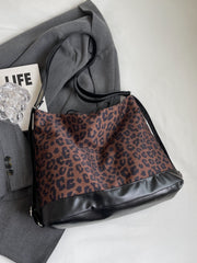 Bolso bandolera de doble uso con estampado de leopardo