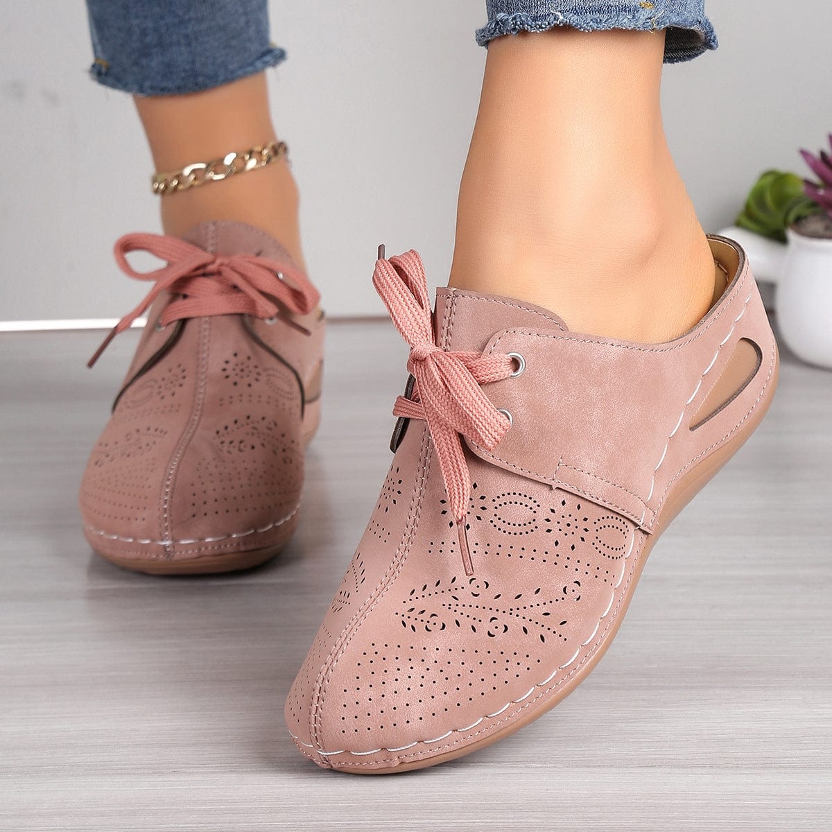 Lace-Up Round Toe Wedge Sandals - Trendsi