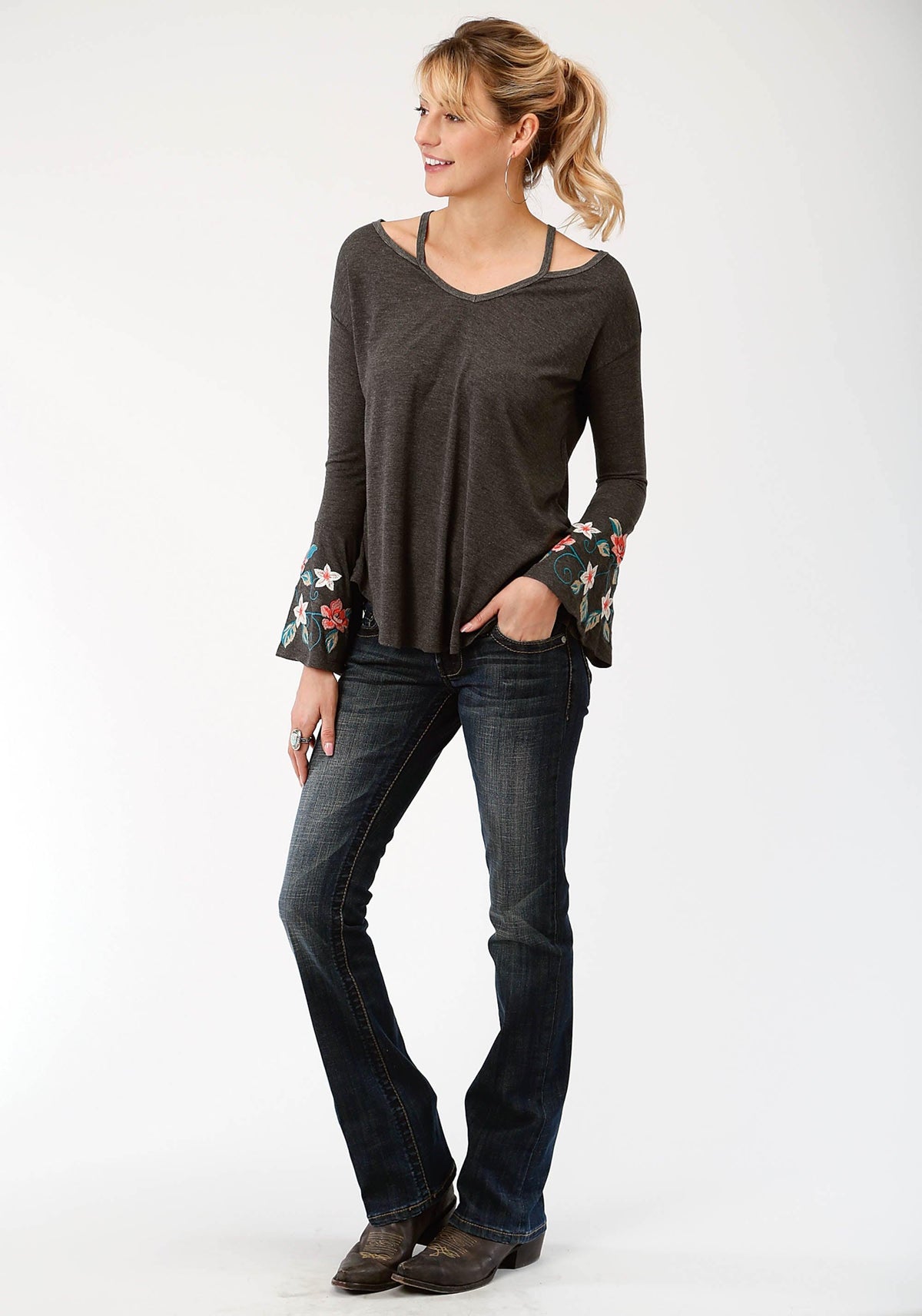 Roper Womens Heather Gray With Floral Embroidery Long Sleeve Knit Top