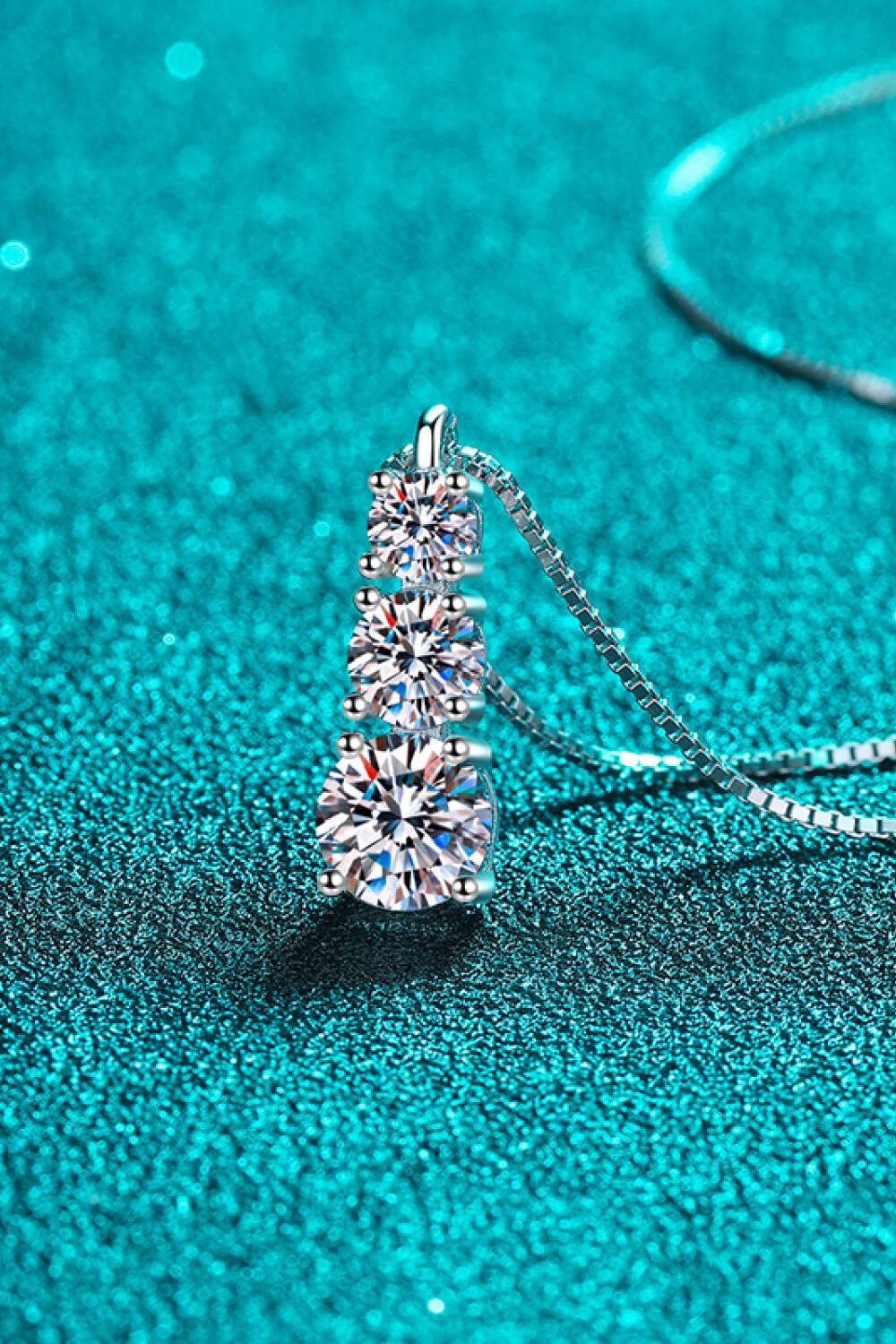 1.8 Carat Moissanite Triple-Pendant Necklace - Trendsi