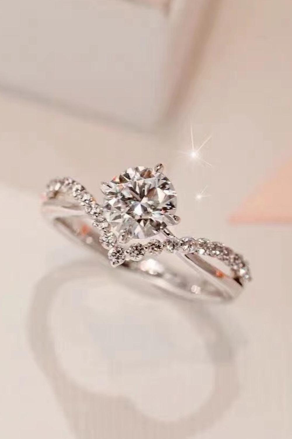 Bold Beauty 1 Carat Moissanite Heart-Shaped Ring - Flyclothing LLC