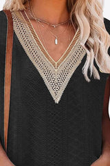 Eyelet Contrast V-Neck Tee - Trendsi