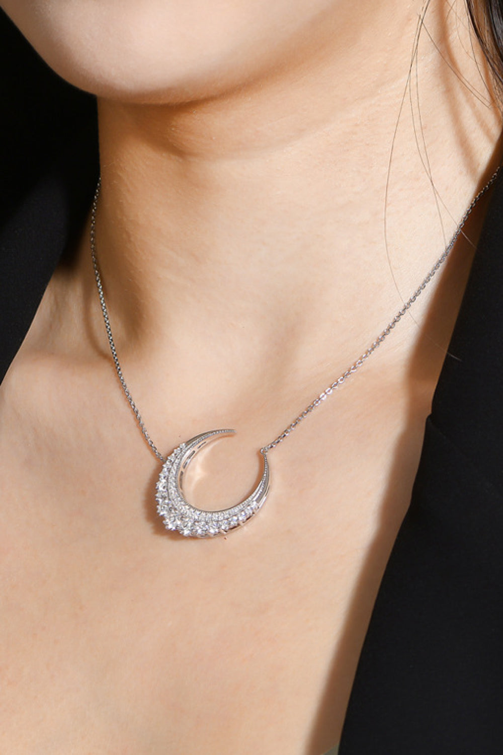 1.8 Carat Moissanite Crescent Moon Shape Pendant Necklace - Flyclothing LLC