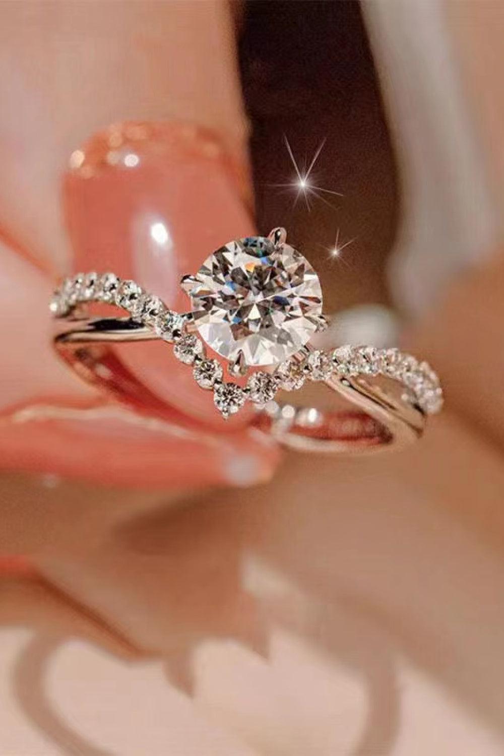 Bold Beauty 1 Carat Moissanite Heart-Shaped Ring - Flyclothing LLC