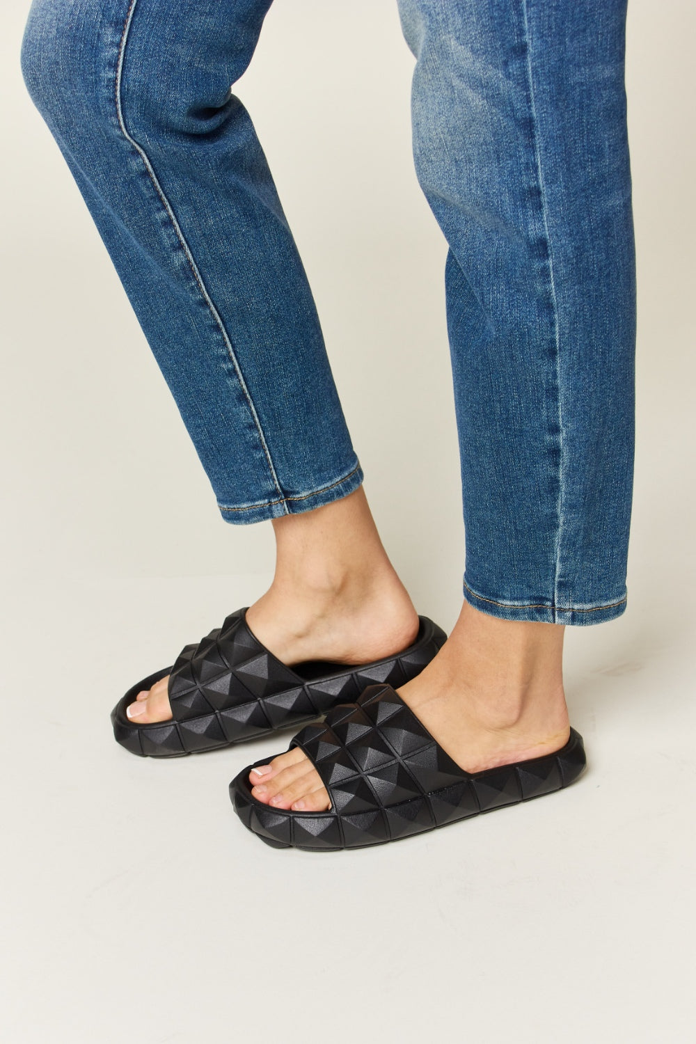 WILD DIVA Pyramid Stud Toe Band Footbed Sandals - Flyclothing LLC