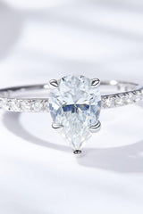 1.8 Carat Moissanite Side Stone Ring - Trendsi