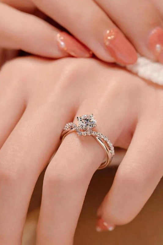 Bold Beauty 1 Carat Moissanite Heart-Shaped Ring - Flyclothing LLC