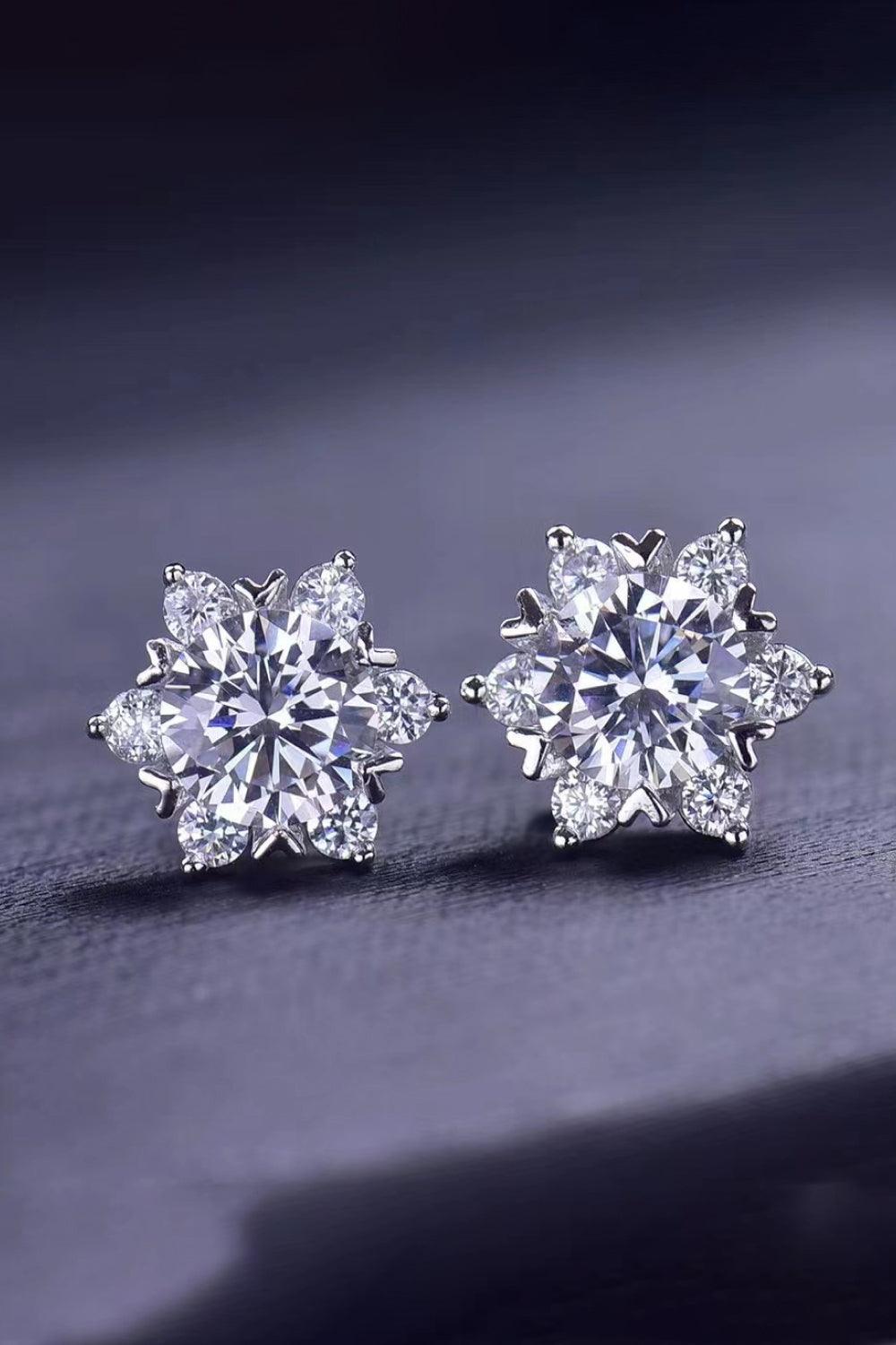 2 Carat Moissanite Floral Stud Earrings - Trendsi