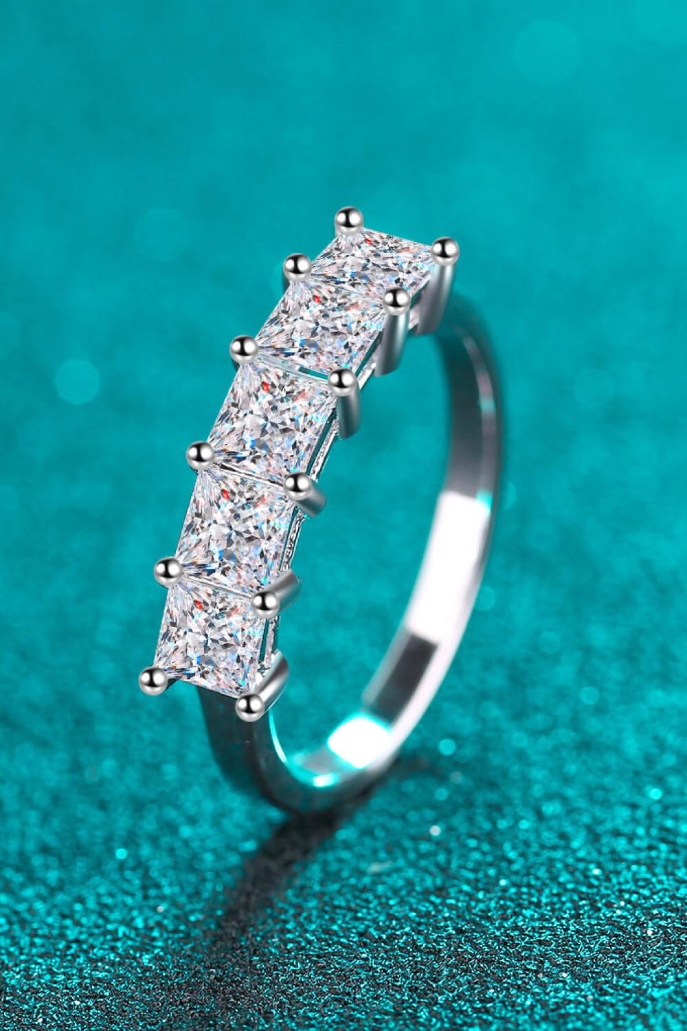 Romantic Surprise 2 Carat Moissanite Rhodium-Plated Ring - Trendsi