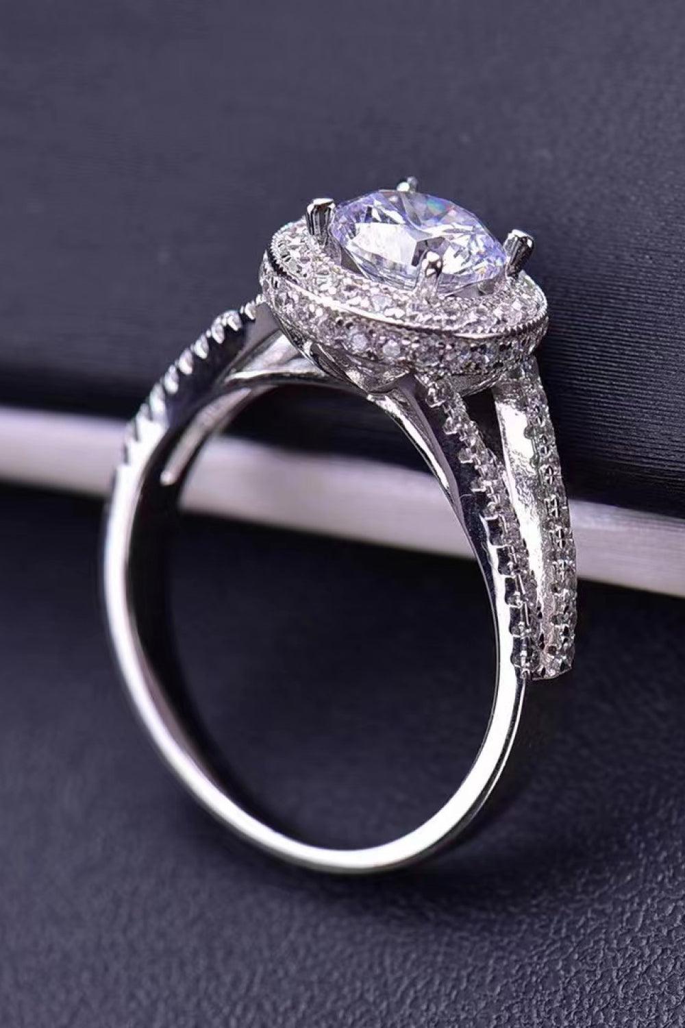 Shiny and Chic 2 Carat Moissanite Ring - Flyclothing LLC