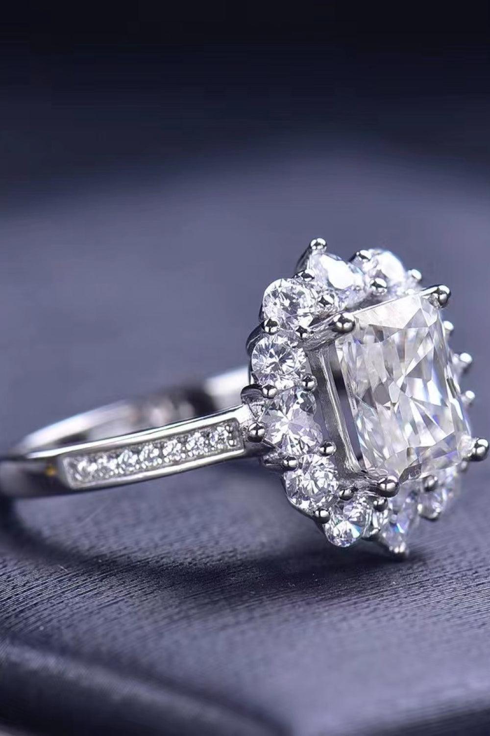 Need You Now 2 Carat Moissanite Ring - Trendsi