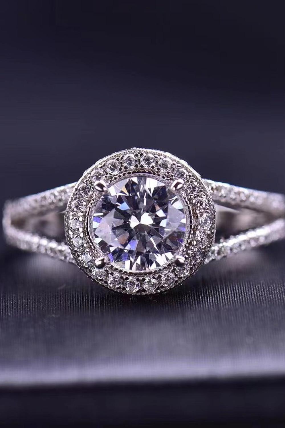 Shiny and Chic 2 Carat Moissanite Ring - Flyclothing LLC