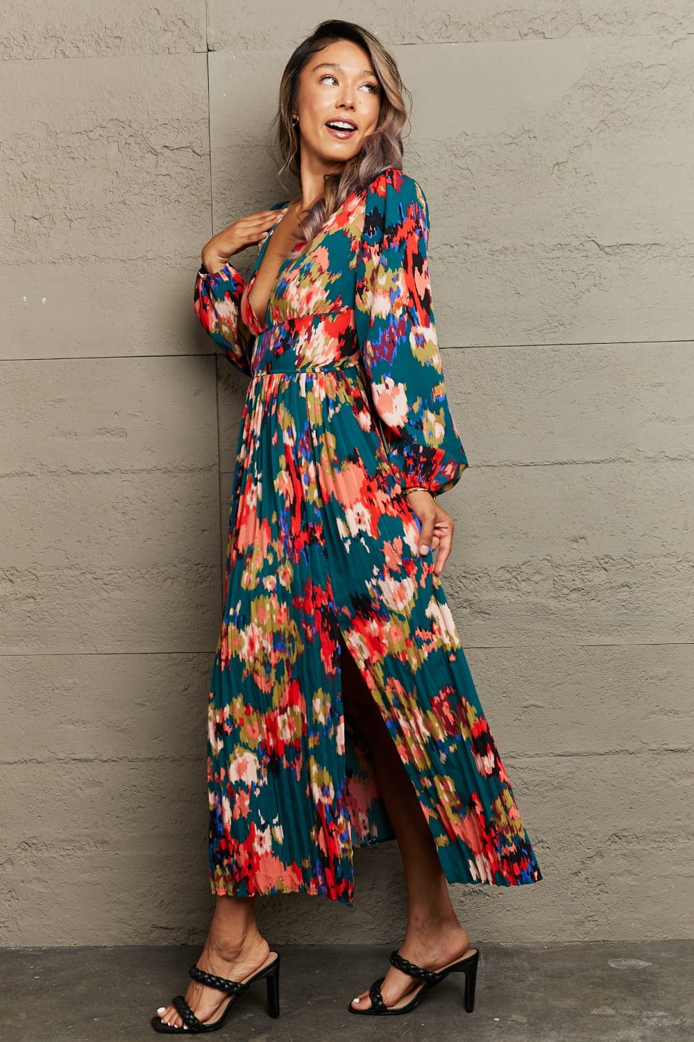 Printed Deep V Slit Pleated Dress - Trendsi