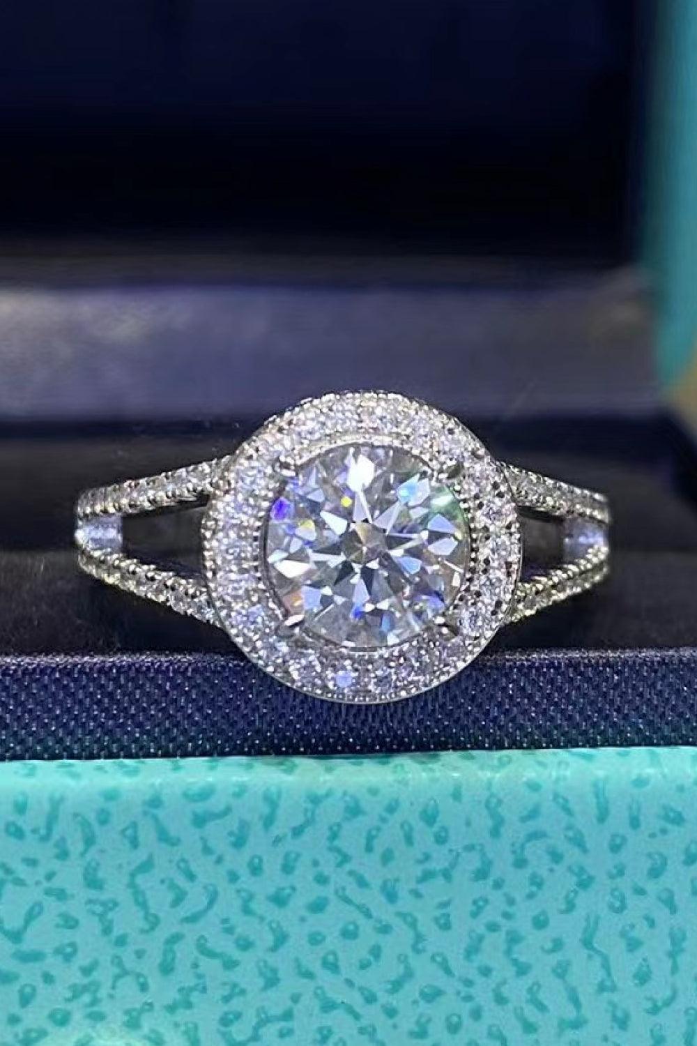 Shiny and Chic 2 Carat Moissanite Ring - Flyclothing LLC