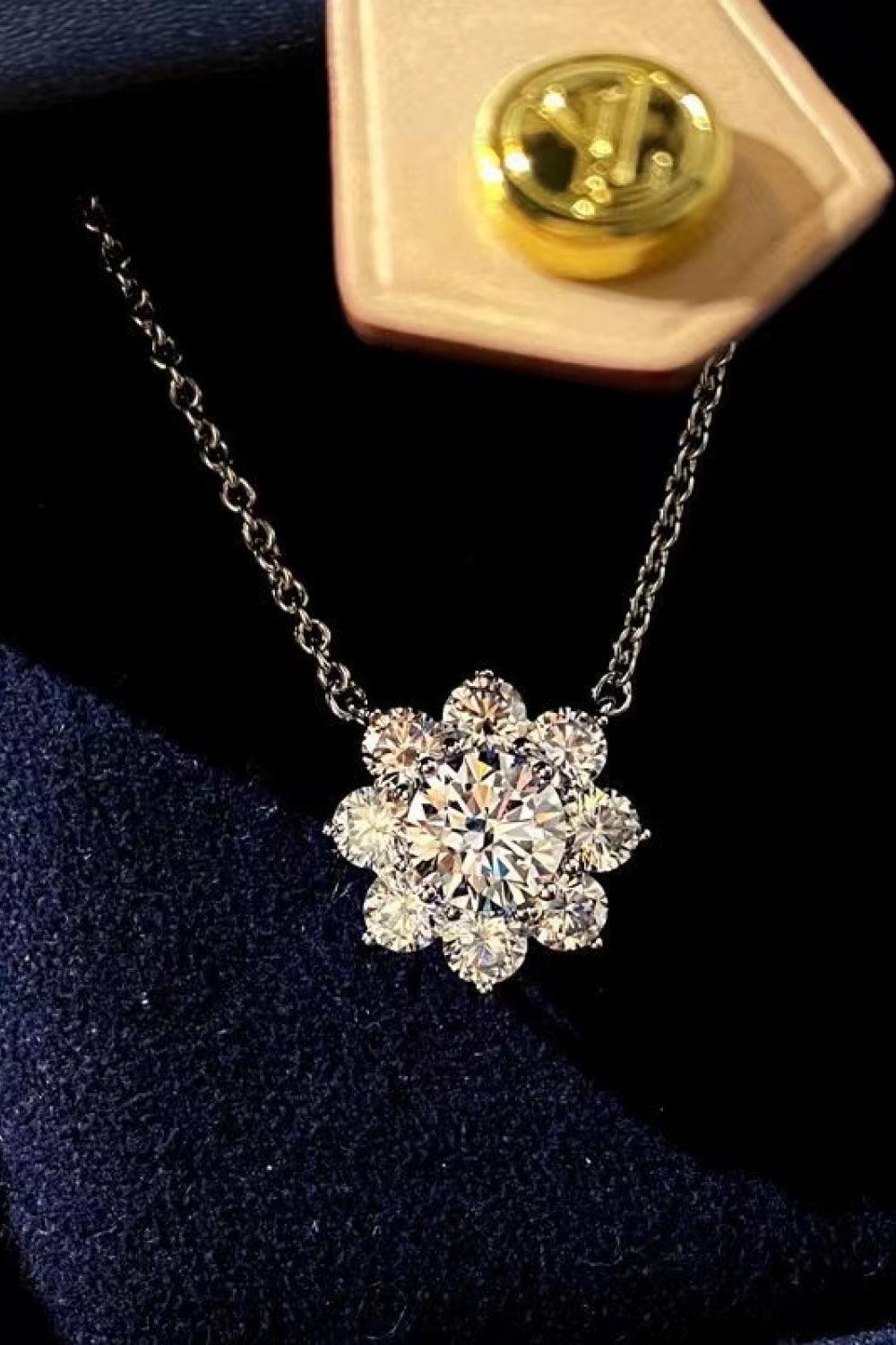 1 Carat Moissanite Floral Pendant Necklace - Flyclothing LLC