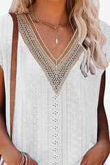 Eyelet Contrast V-Neck Tee - Trendsi