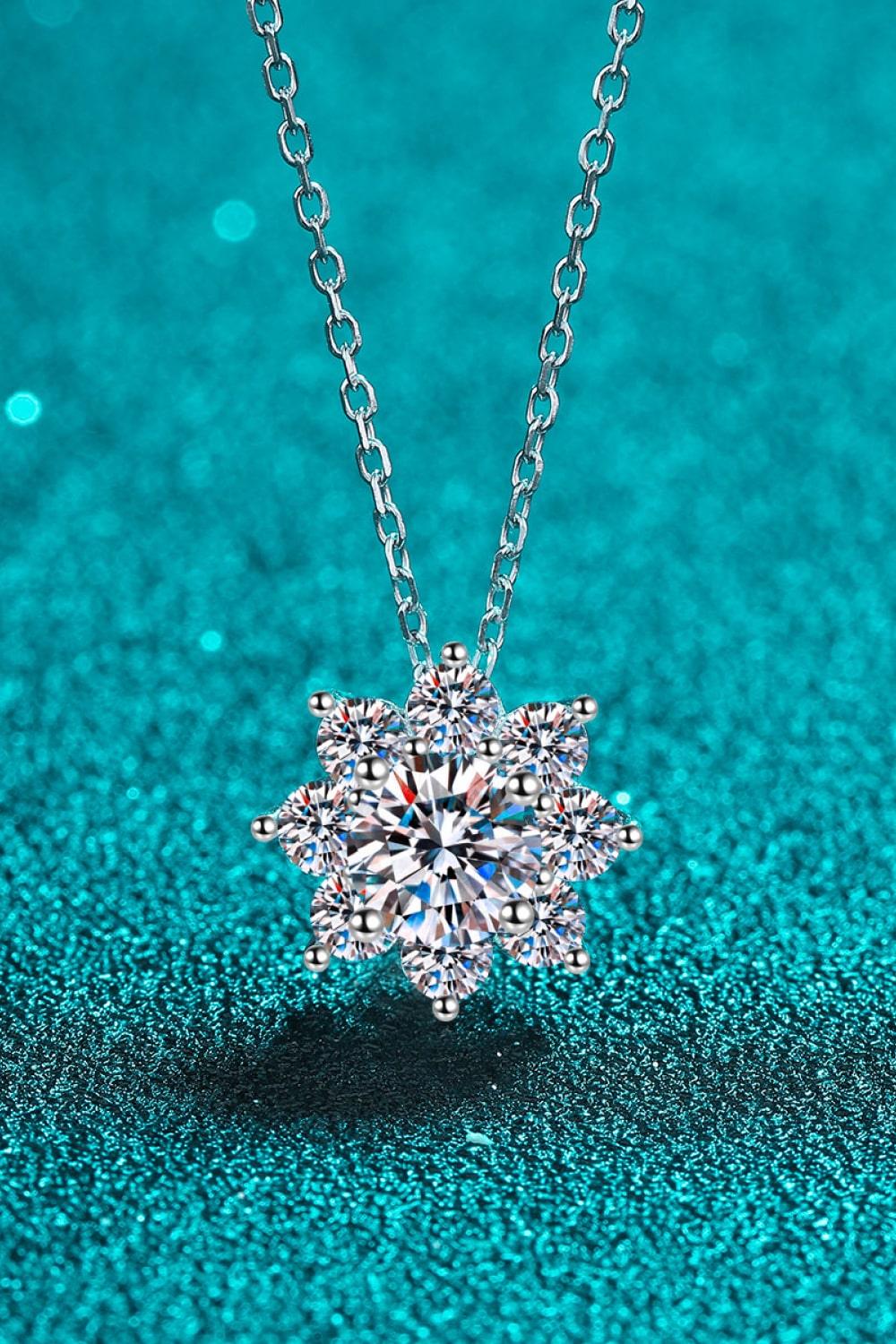 1 Carat Moissanite Floral-Shaped Pendant Necklace - Flyclothing LLC