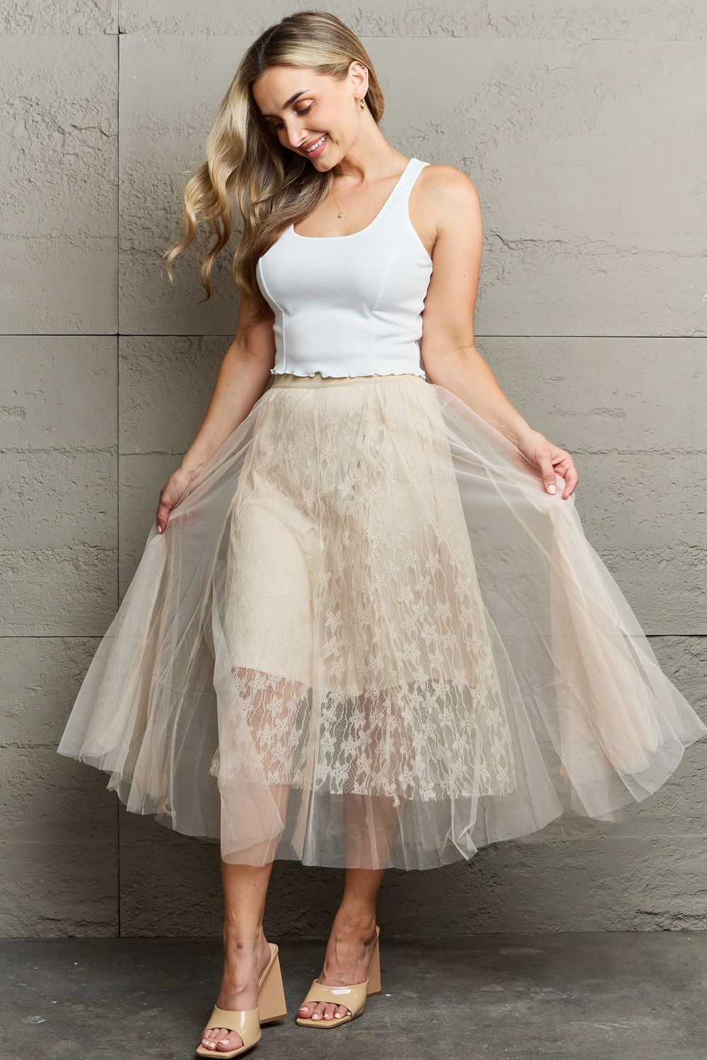 Flowy cream outlet skirt