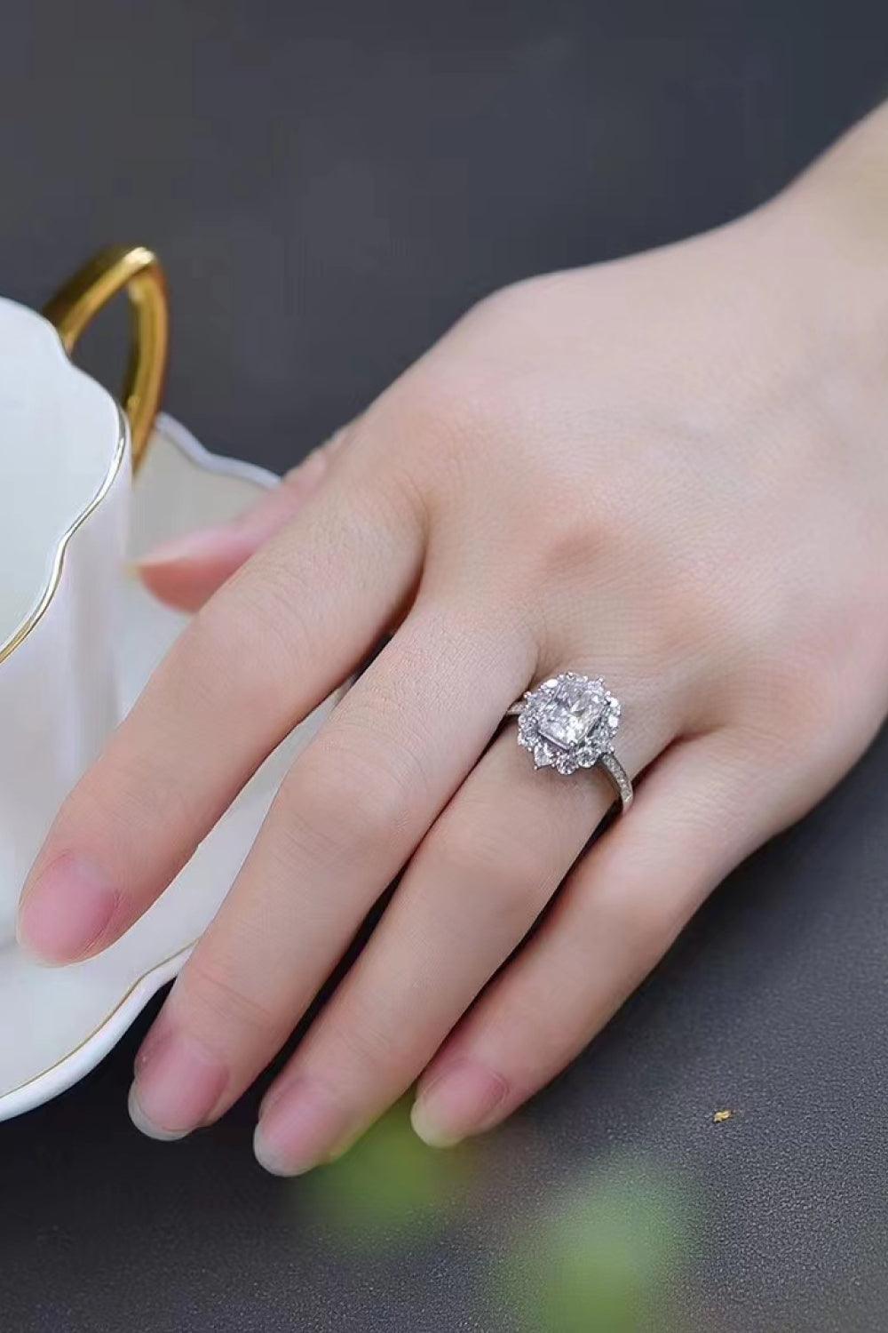 Need You Now 2 Carat Moissanite Ring - Trendsi