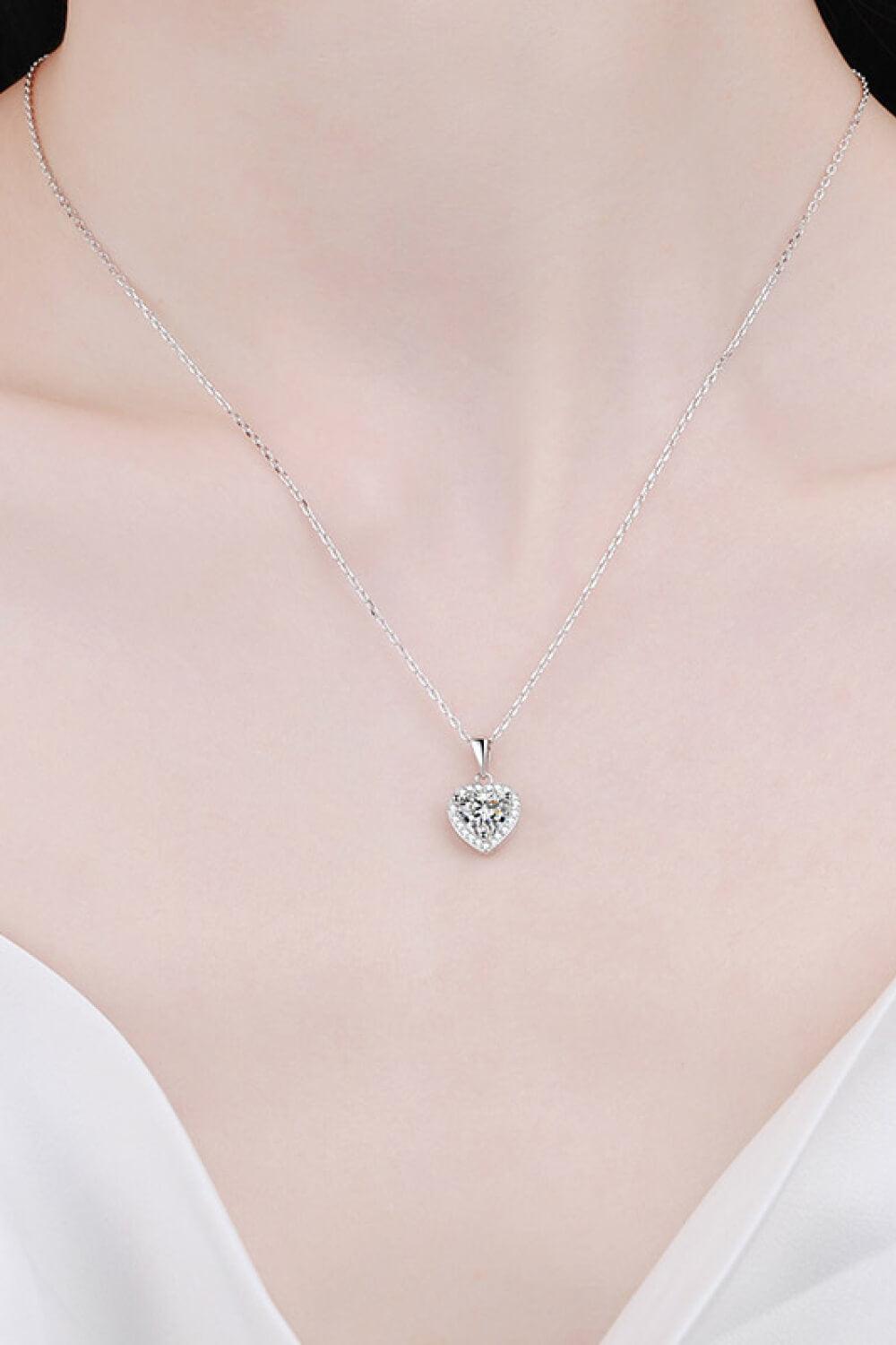 1 Carat Moissanite Heart Pendant Chain Necklace - Flyclothing LLC