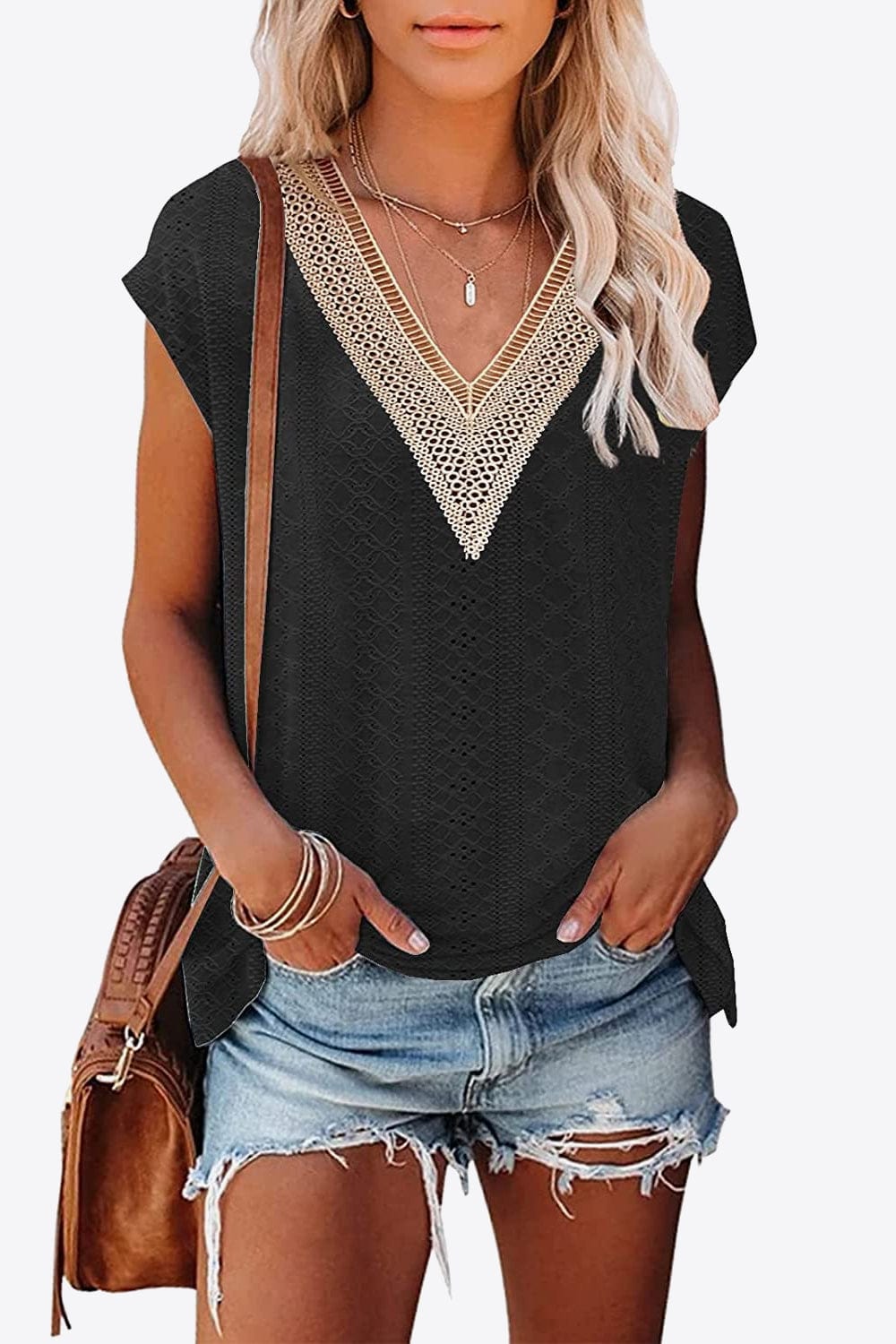 Eyelet Contrast V-Neck Tee - Trendsi