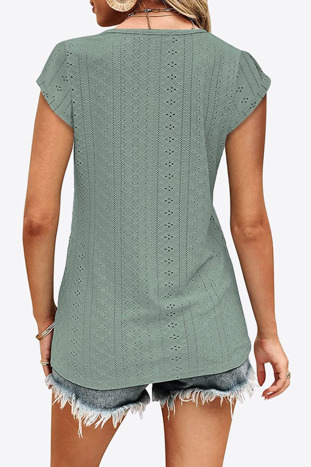 Eyelet Contrast V-Neck Tee - Trendsi