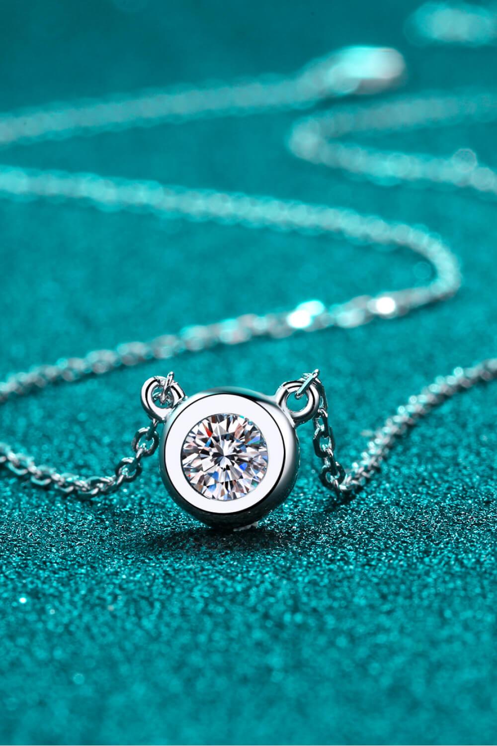 Moissanite Round Pendant Chain Necklace - Flyclothing LLC