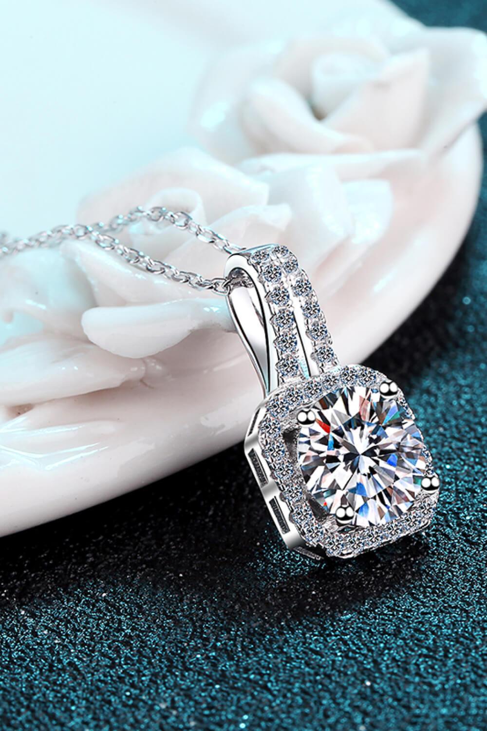 1 Carat Moissanite Necklace - Flyclothing LLC